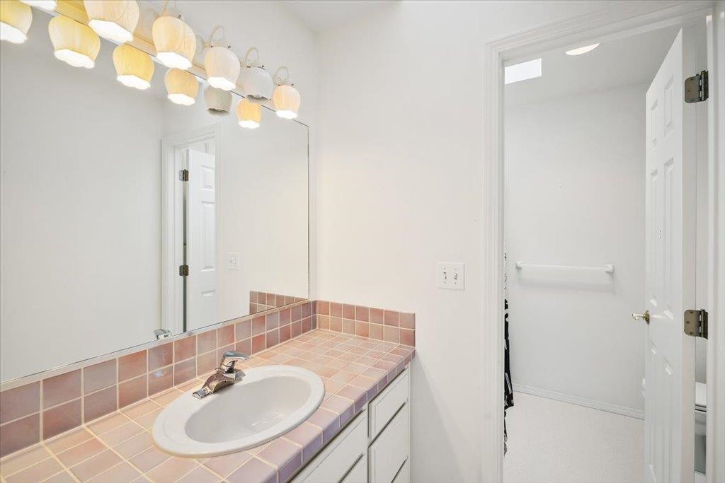 8704 N MALVERN Rd - Photo 20