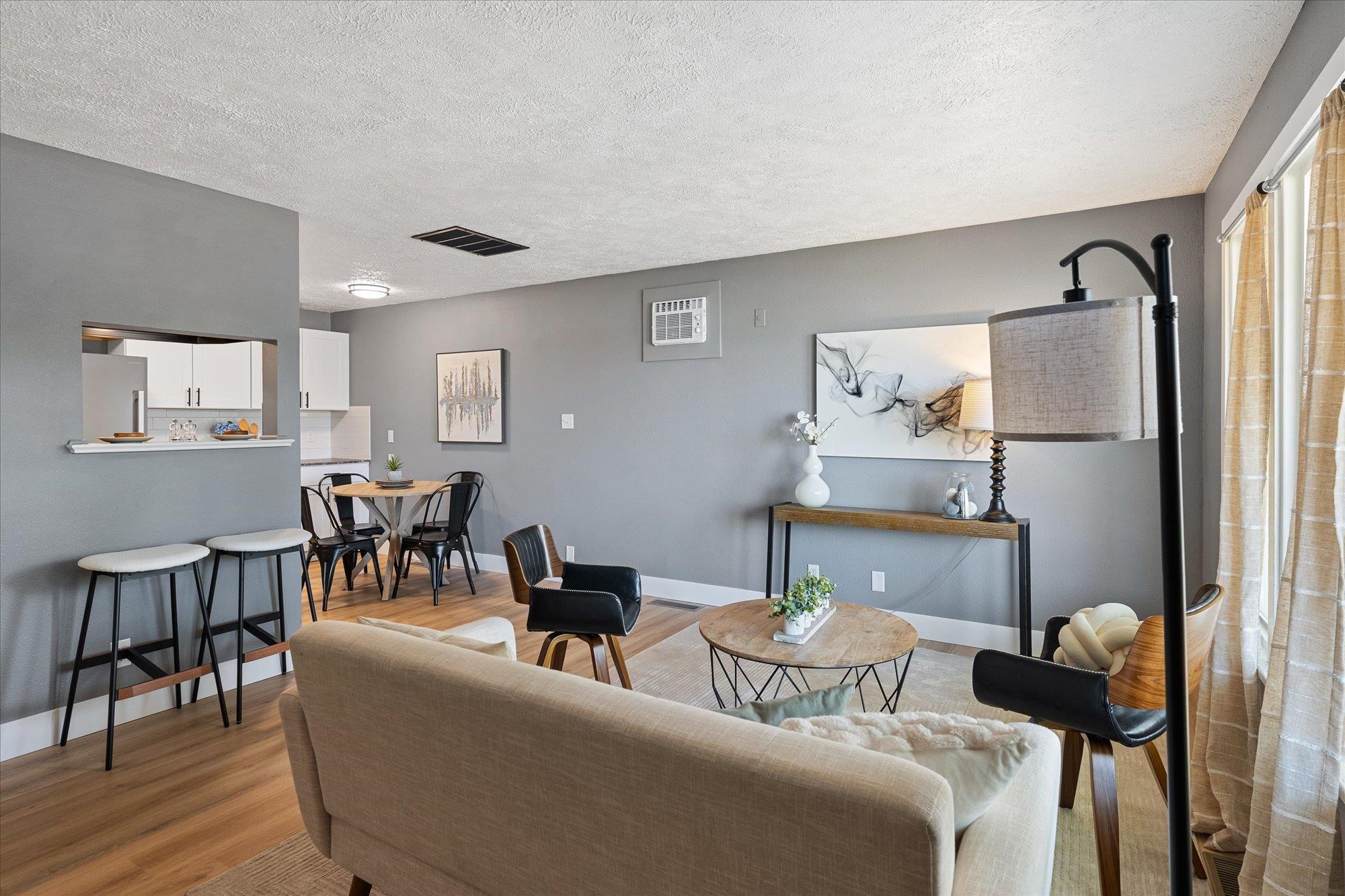 6212 N Assembly St - Photo 2