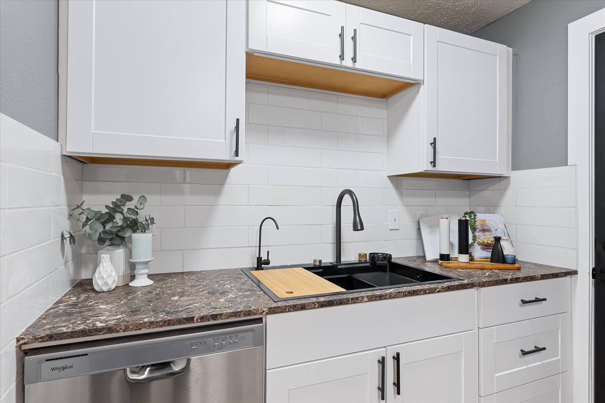 6212 N Assembly St - Photo 7