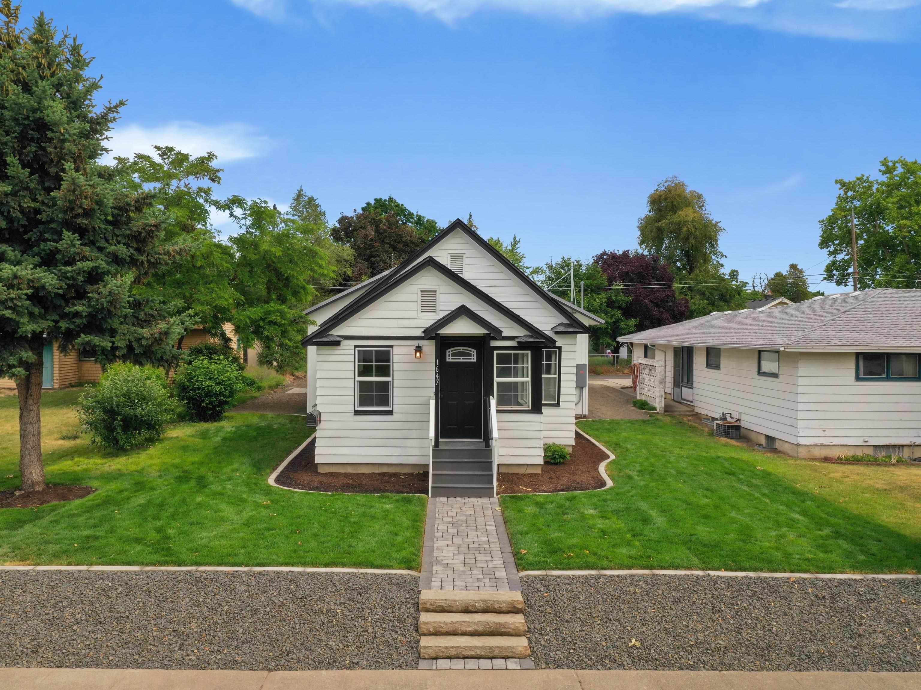 1647 E Gordon Ave - Photo 1