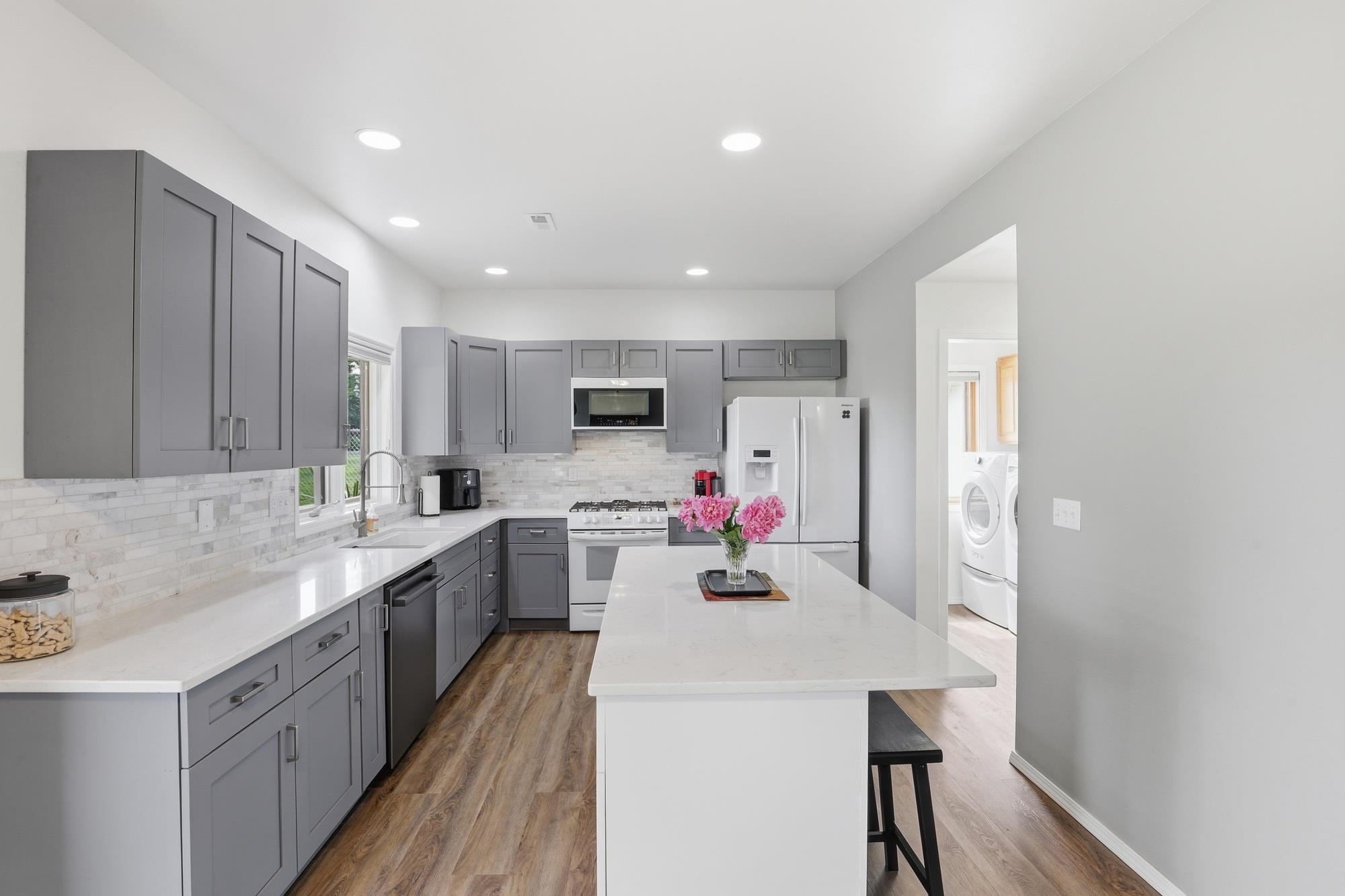 814 N High Desert Dr - Photo 9