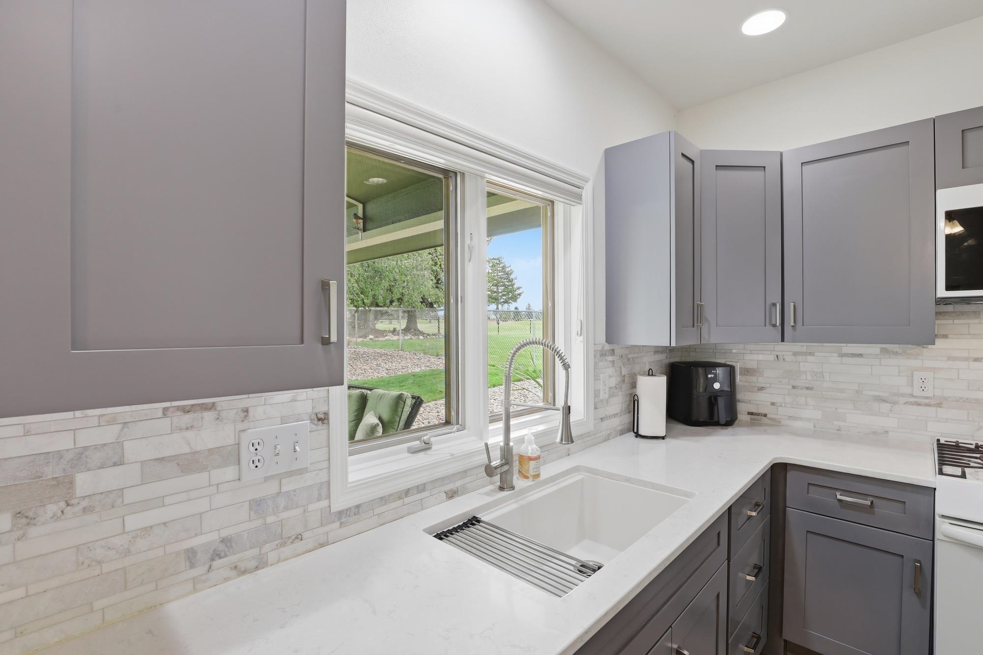 814 N High Desert Dr - Photo 13