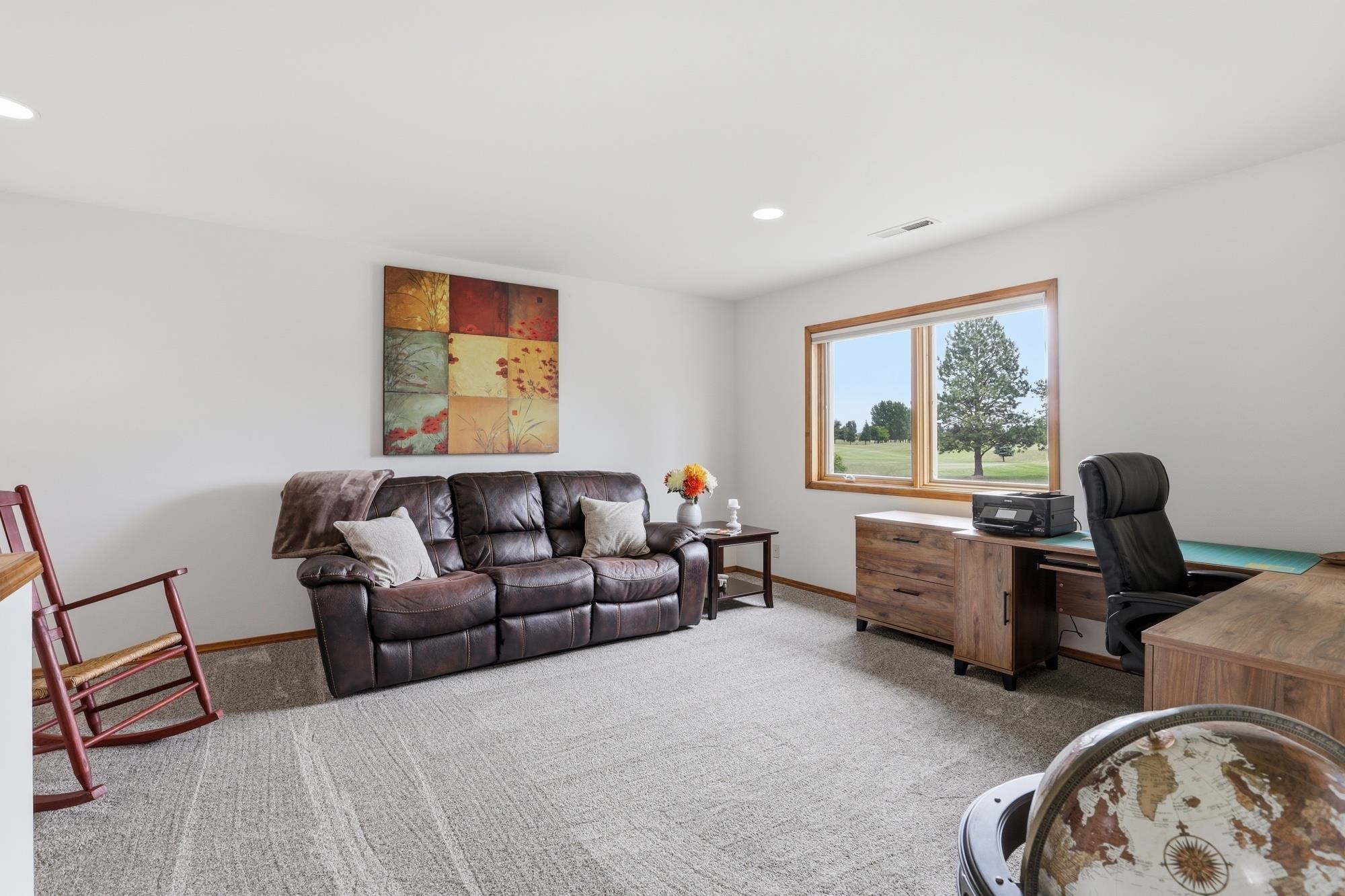 814 N High Desert Dr - Photo 25
