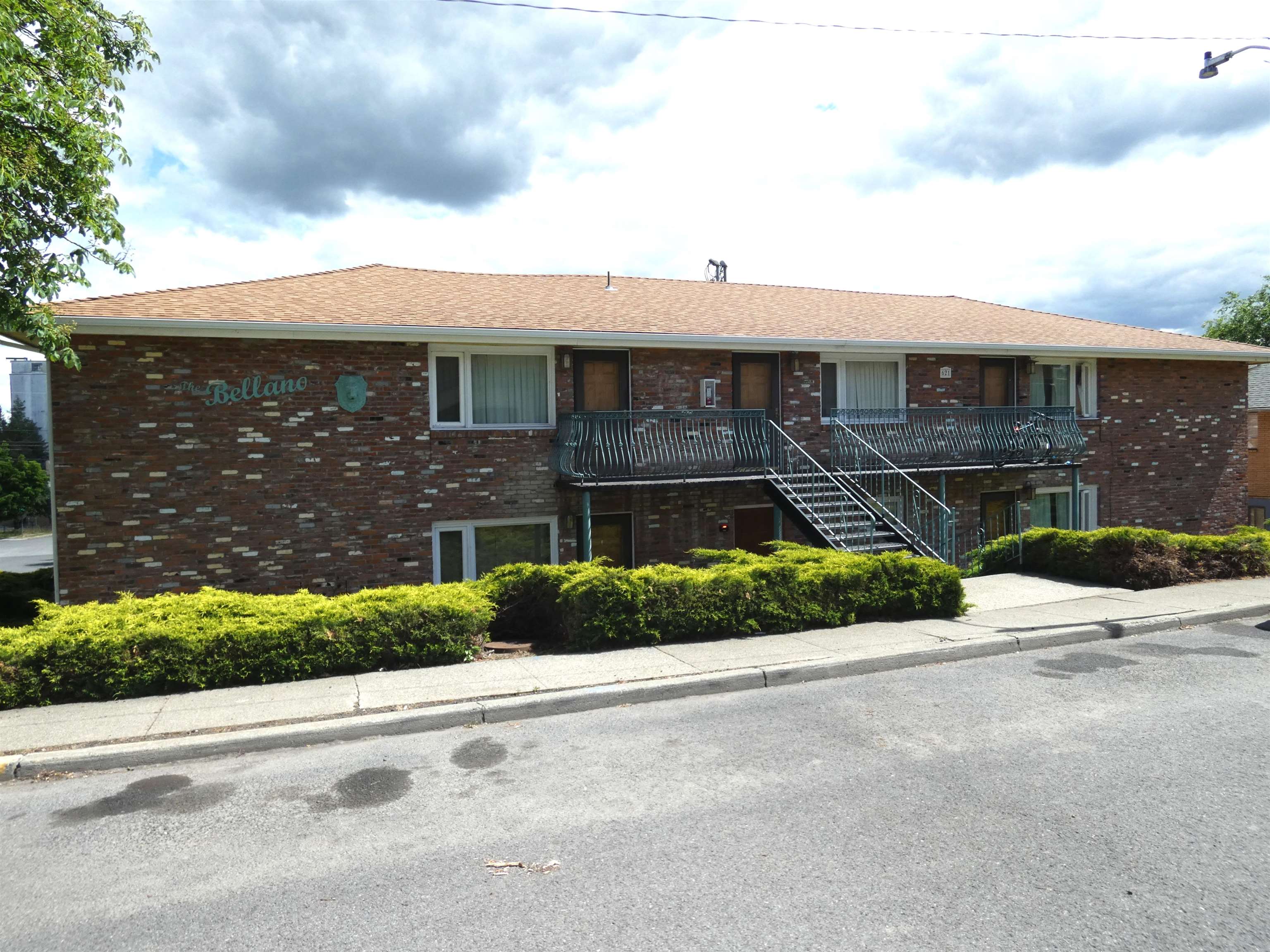 621 3rd St - Photo 3