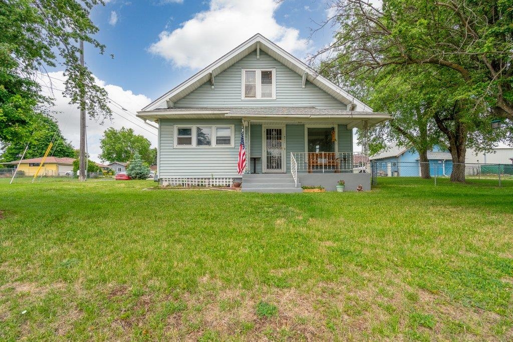 9711 E MISSION Ave - Photo 1