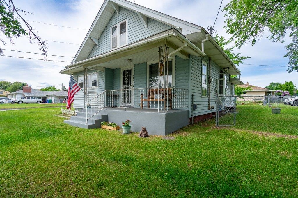 9711 E MISSION Ave - Photo 2