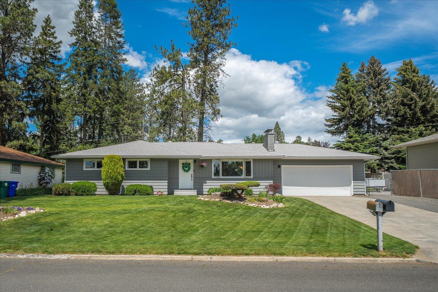 13619 E 27th Ave - Photo 2