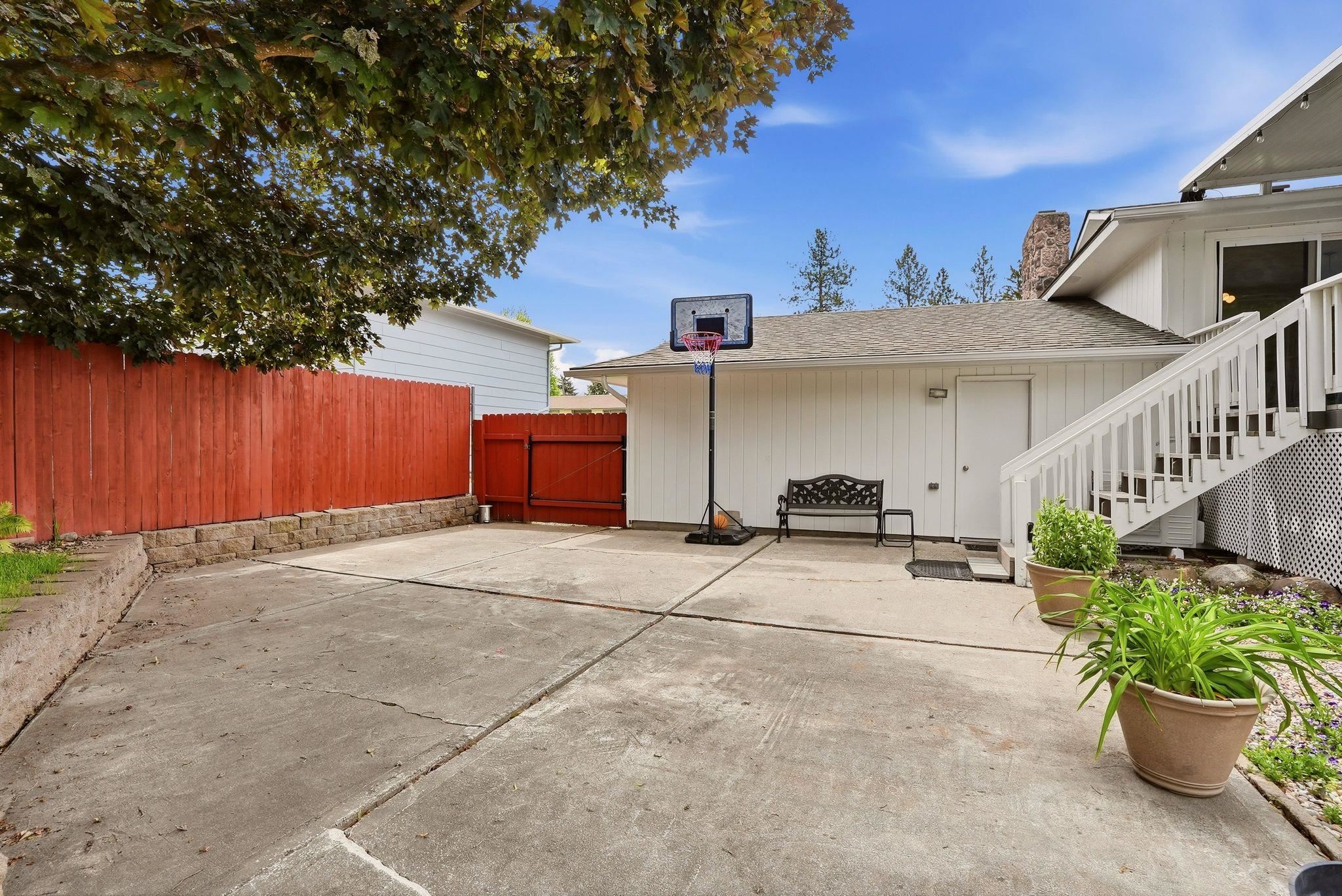 12315 E 27th Ave - Photo 40