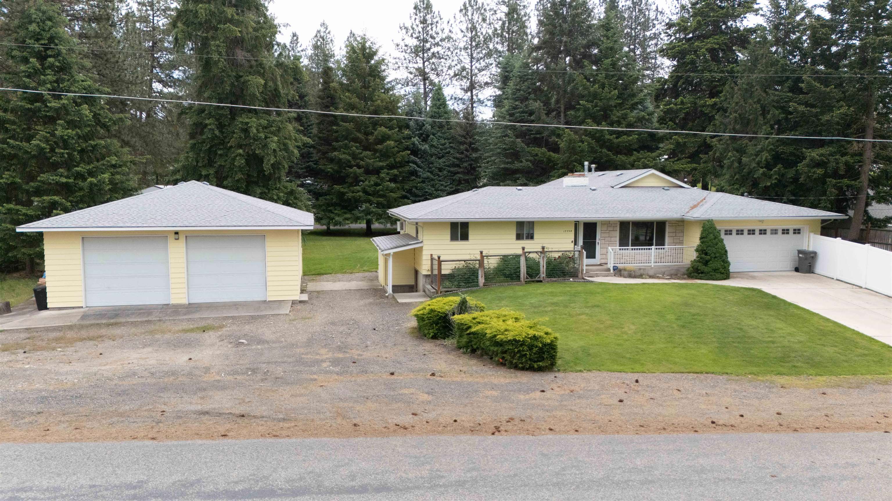 17704 N Hilltop Rd - Photo 2