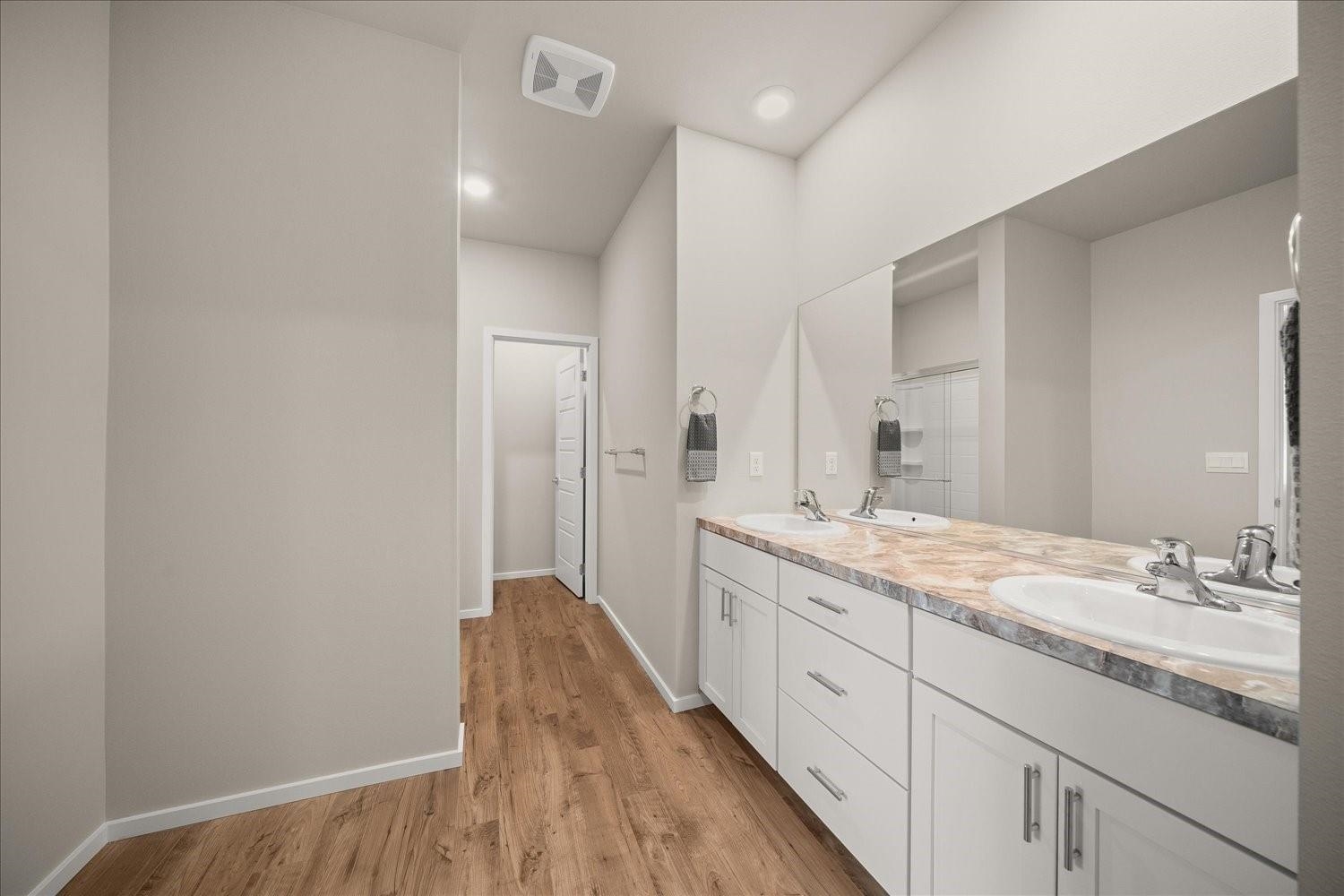 8406 W Red Ave - Photo 3
