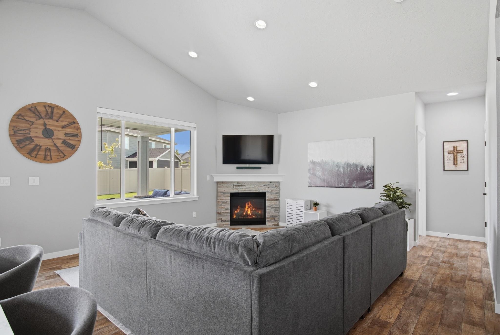 1754 N Hood River Rd - Photo 4
