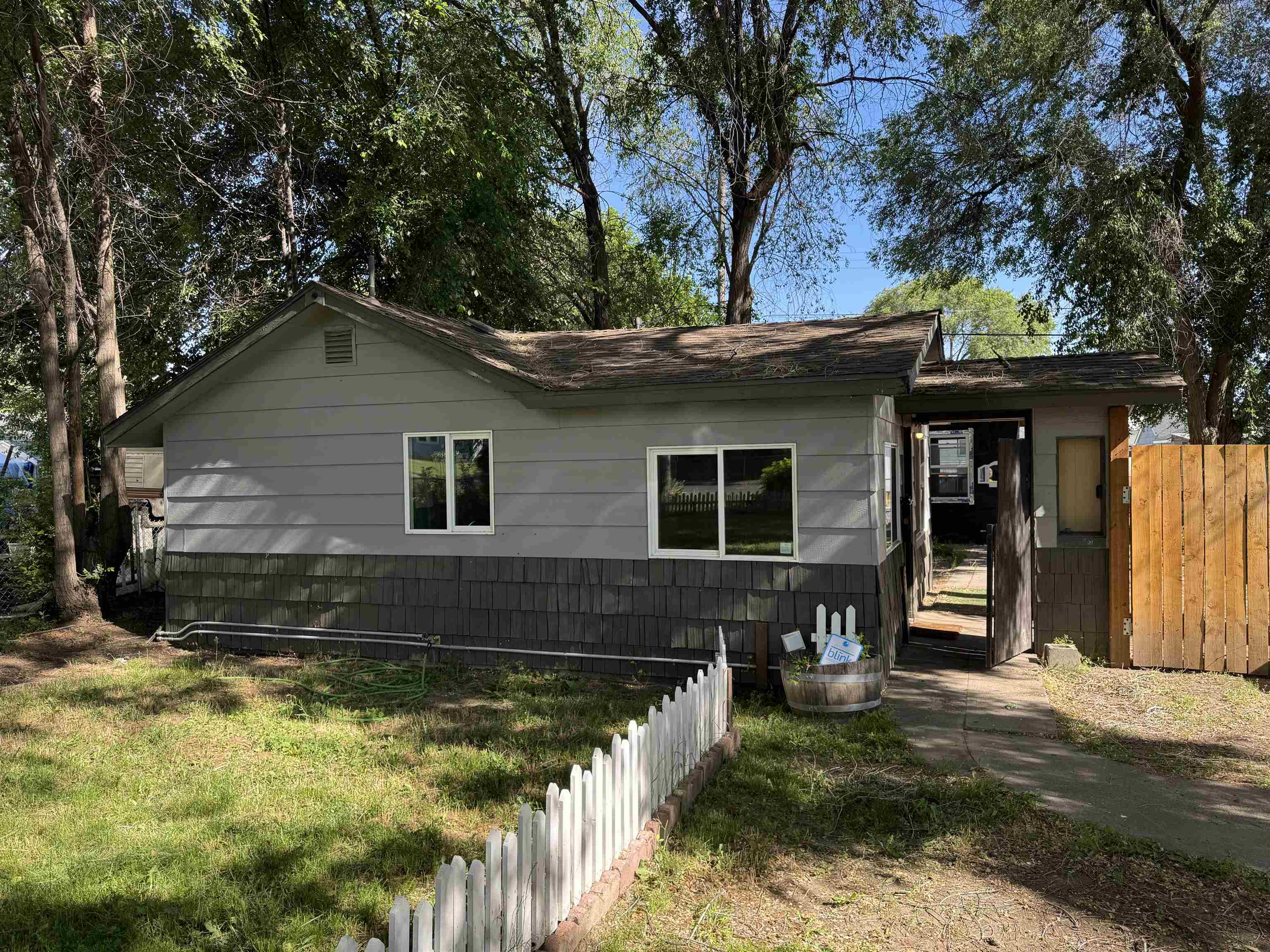 2203 E Central Ave - Photo 1