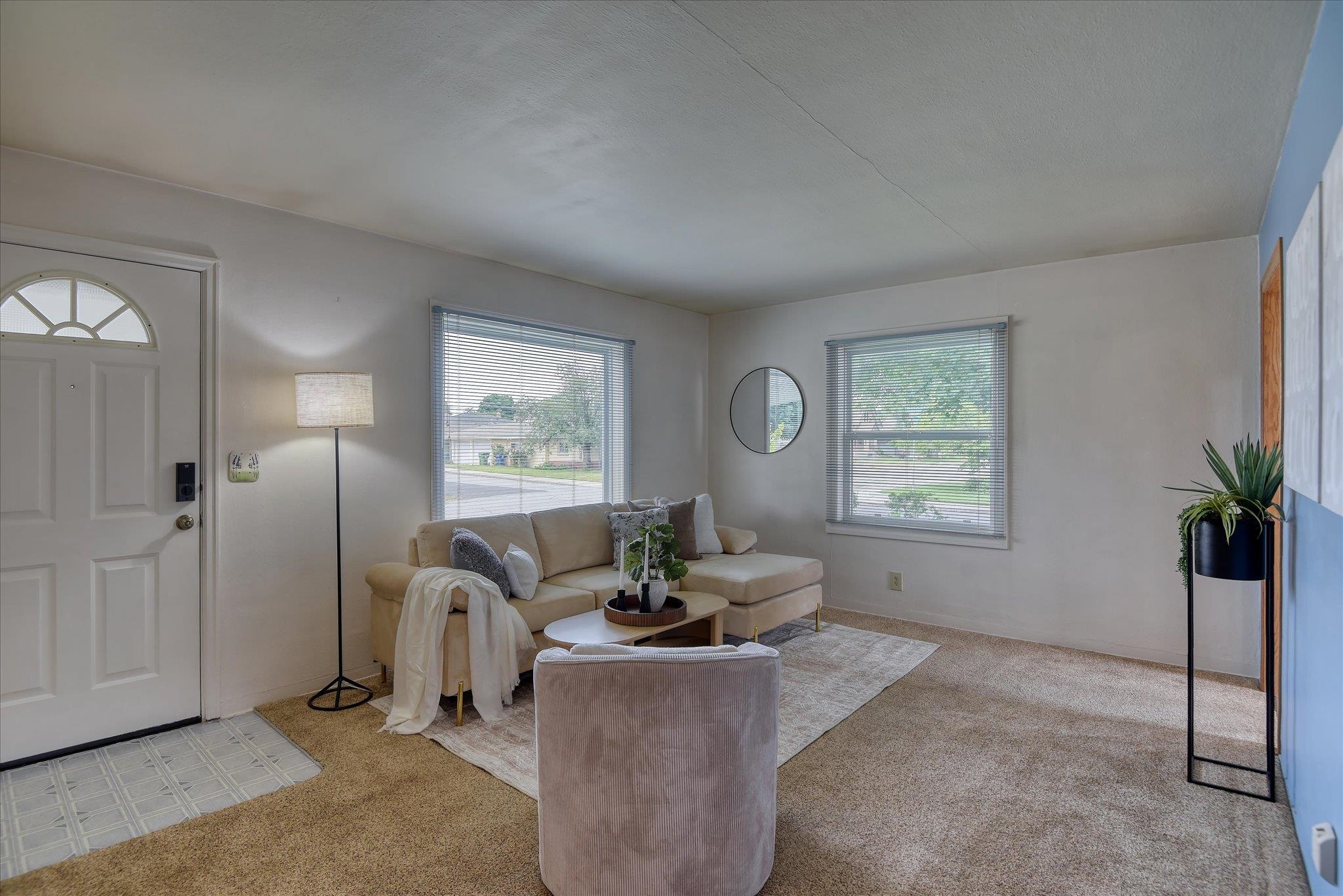 1128 E Gordon Ave - Photo 2
