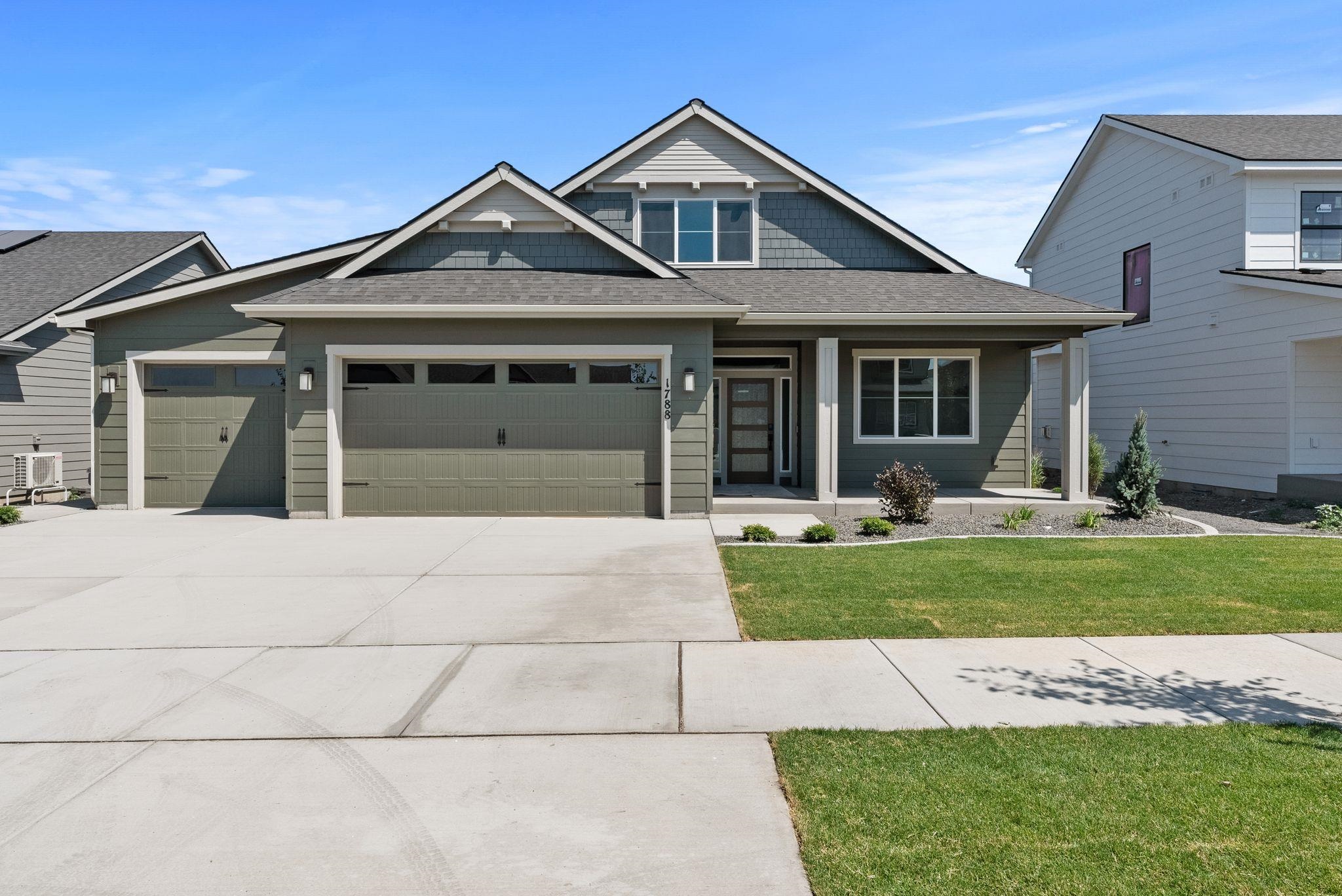 12213 N VALENCIA Ave - Photo 1