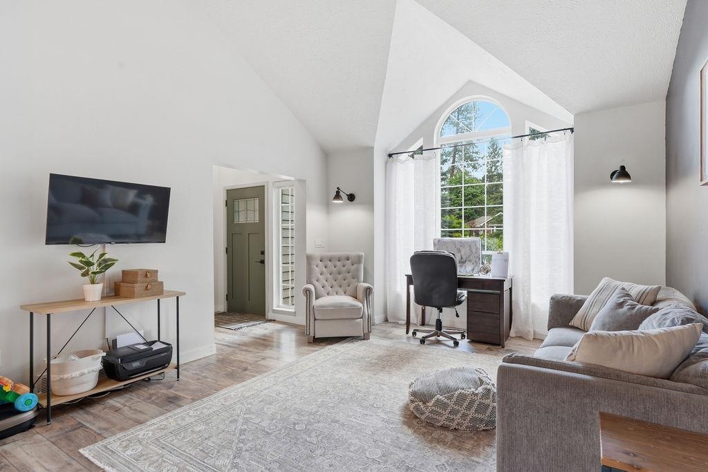 1115 E Chantel Dr - Photo 4