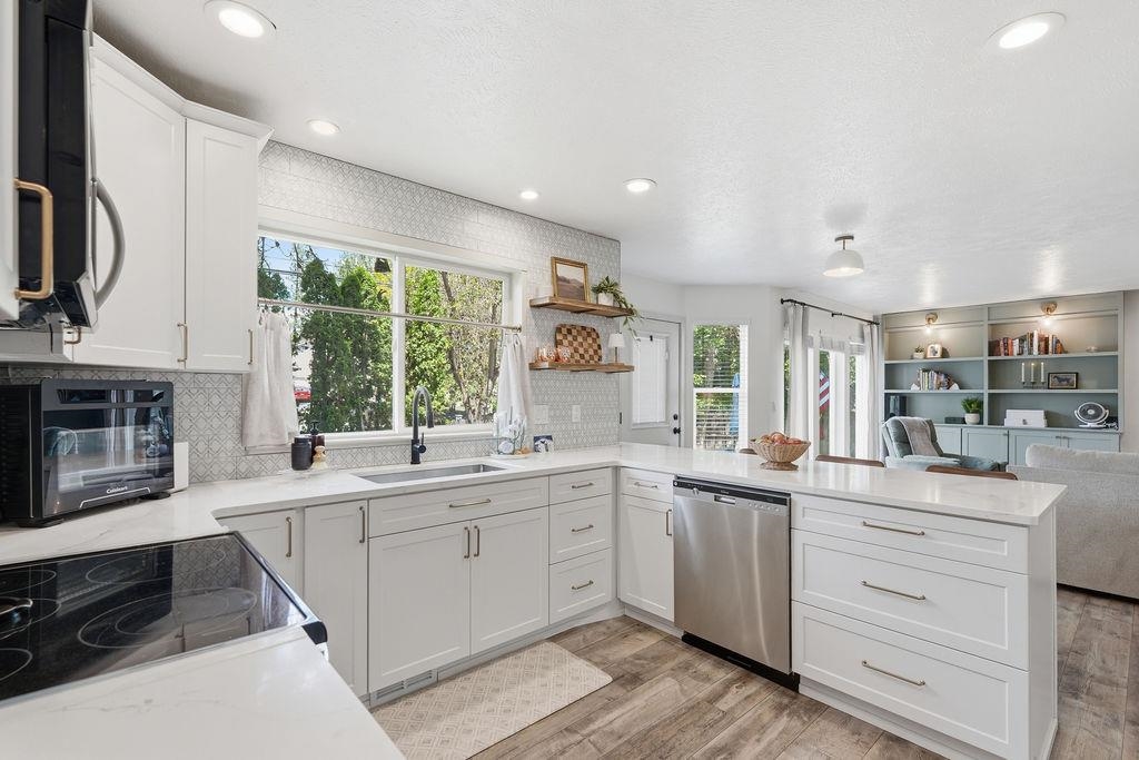 1115 E Chantel Dr - Photo 18