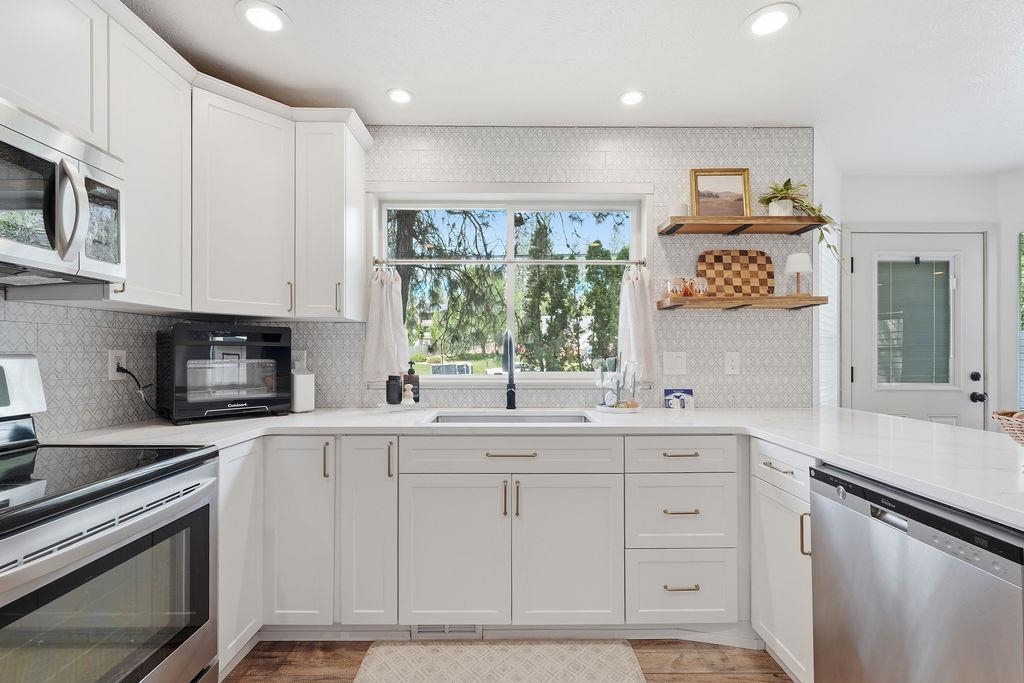 1115 E Chantel Dr - Photo 19