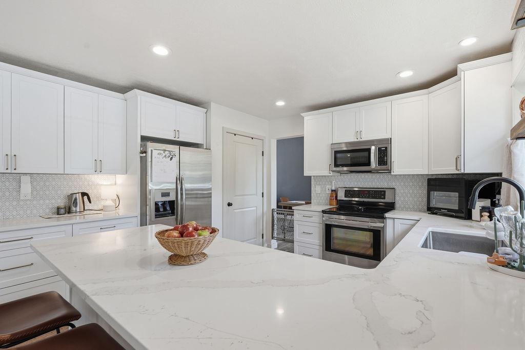 1115 E Chantel Dr - Photo 21