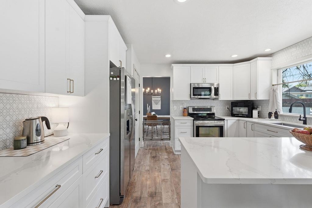 1115 E Chantel Dr - Photo 22