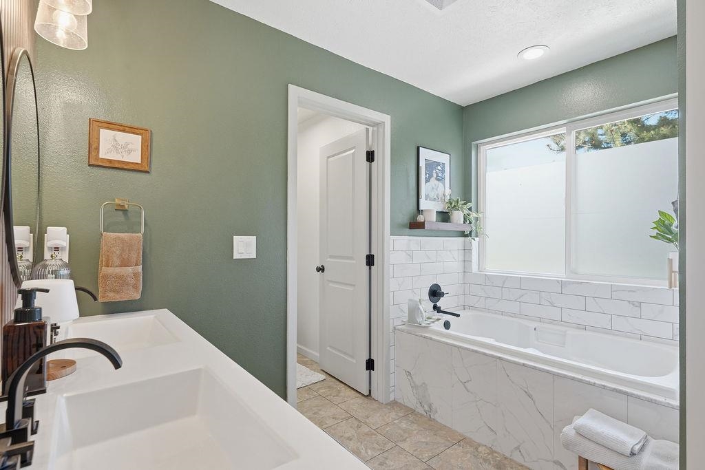 1115 E Chantel Dr - Photo 25