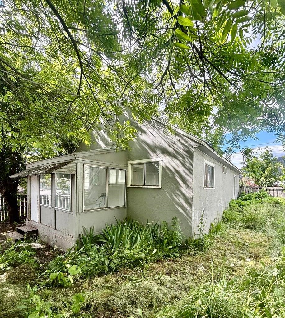 283 W 2nd Ave - Photo 6