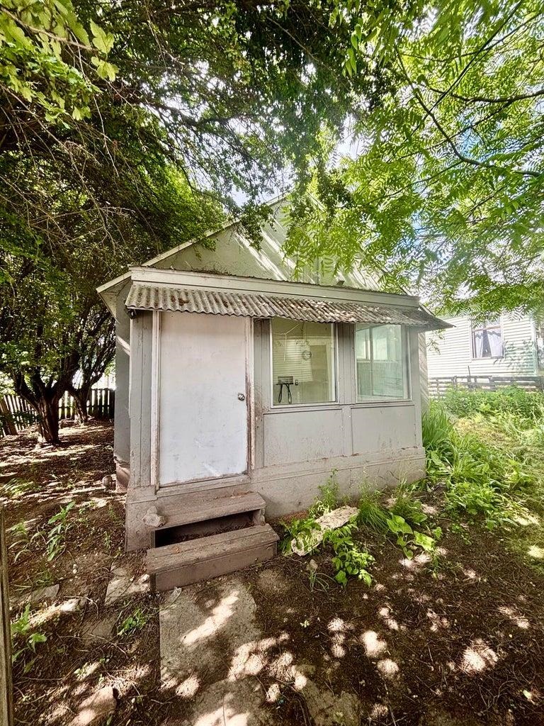 283 W 2nd Ave - Photo 8