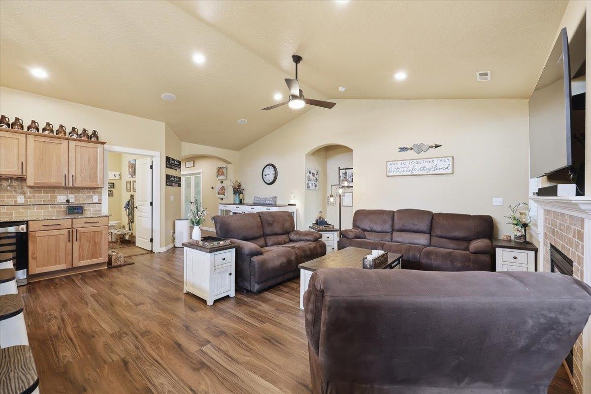 4520 E 22nd Ct - Photo 9