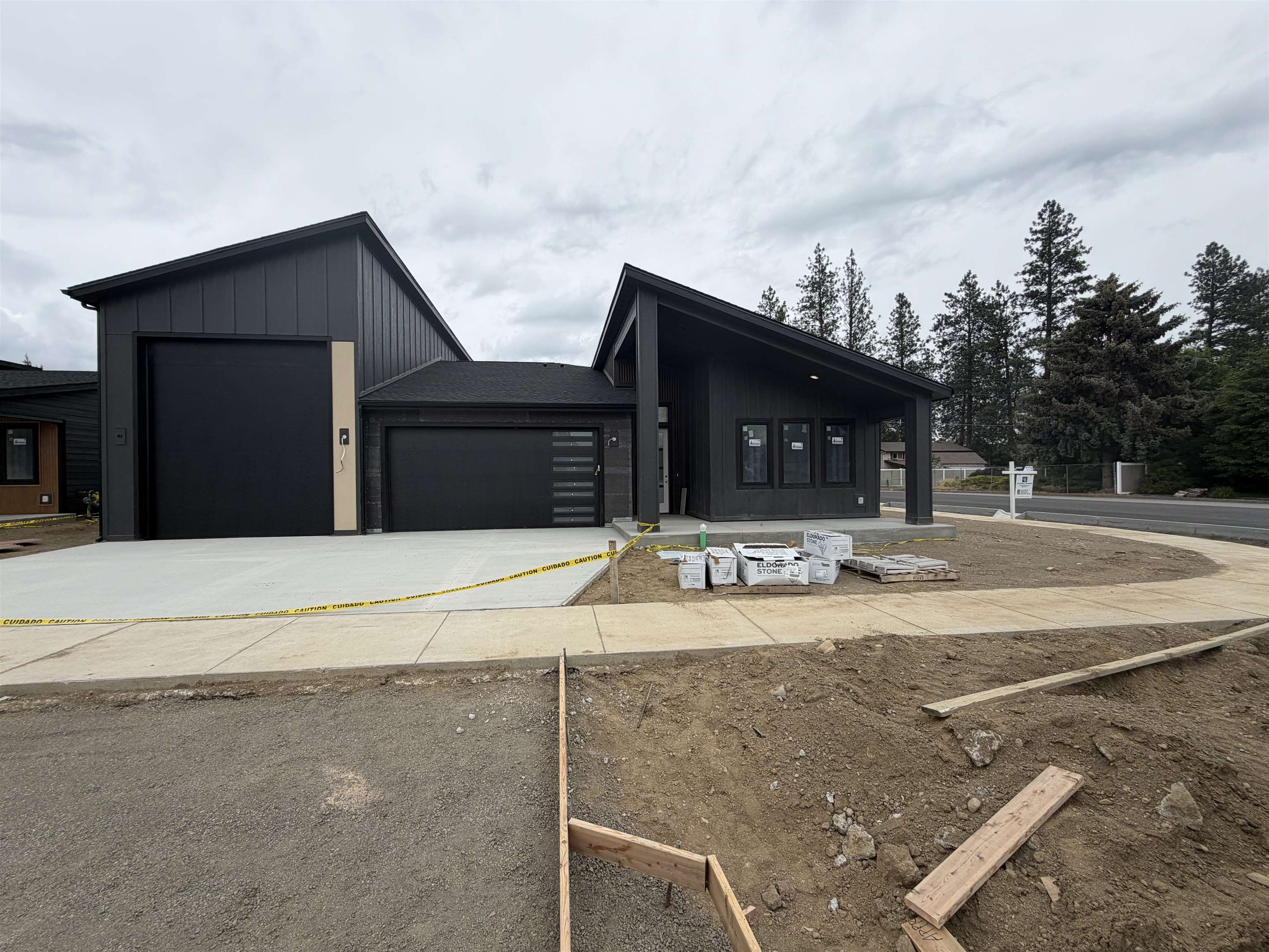 11009 E 36TH Dr - Photo 1
