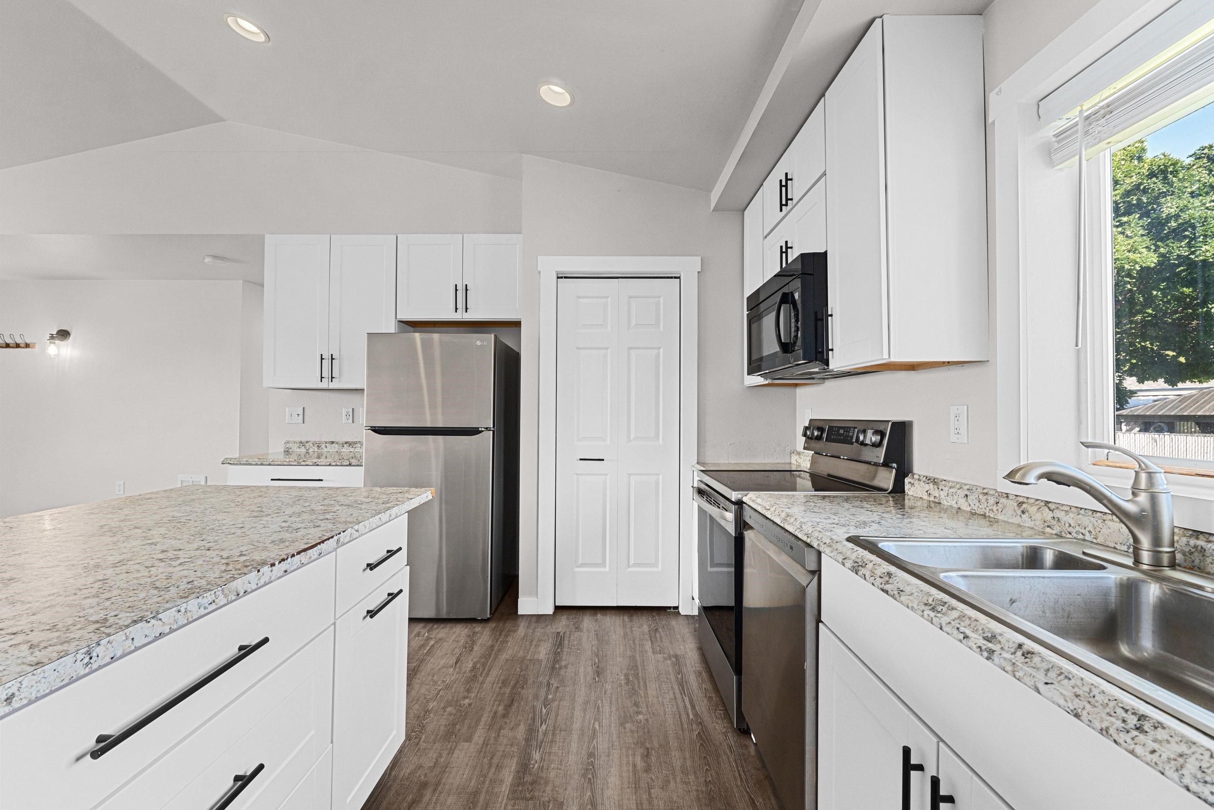 1313 E D St - Photo 16