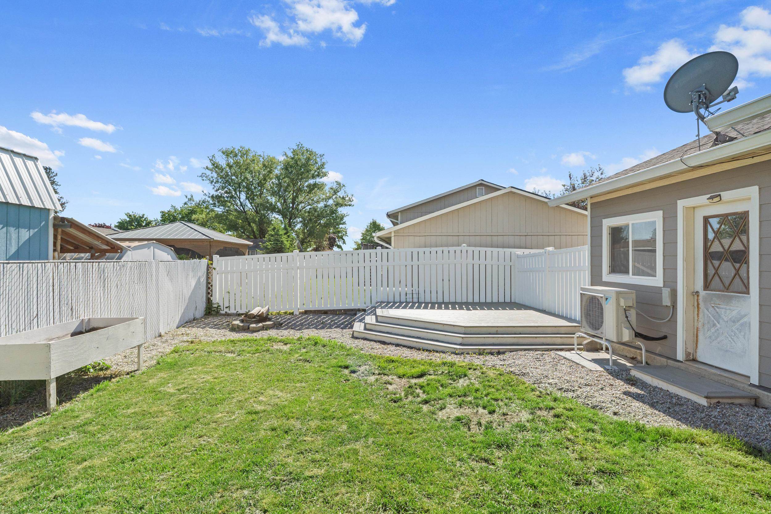1313 E D St - Photo 32