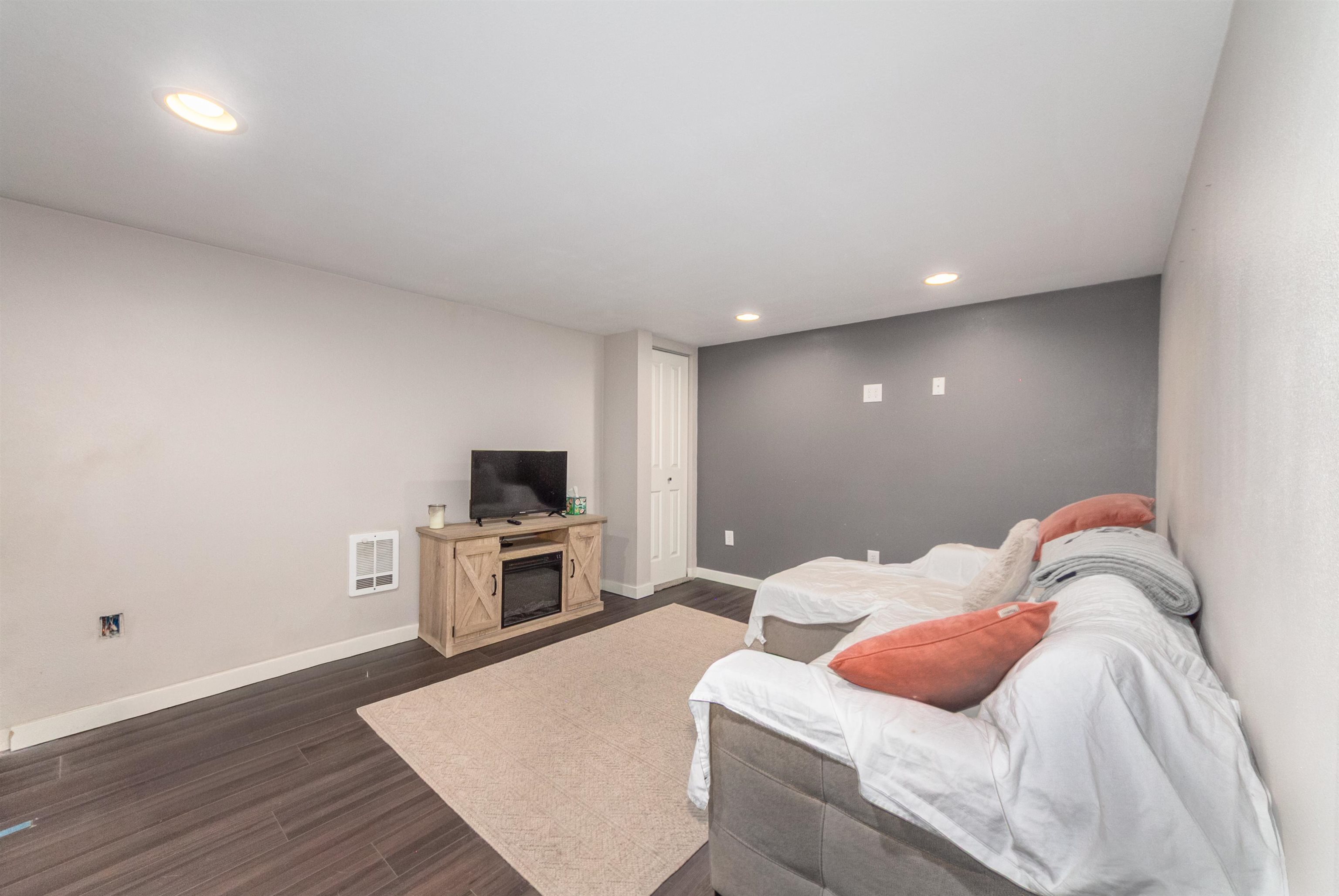 536 E Wellesley Ave - Photo 14