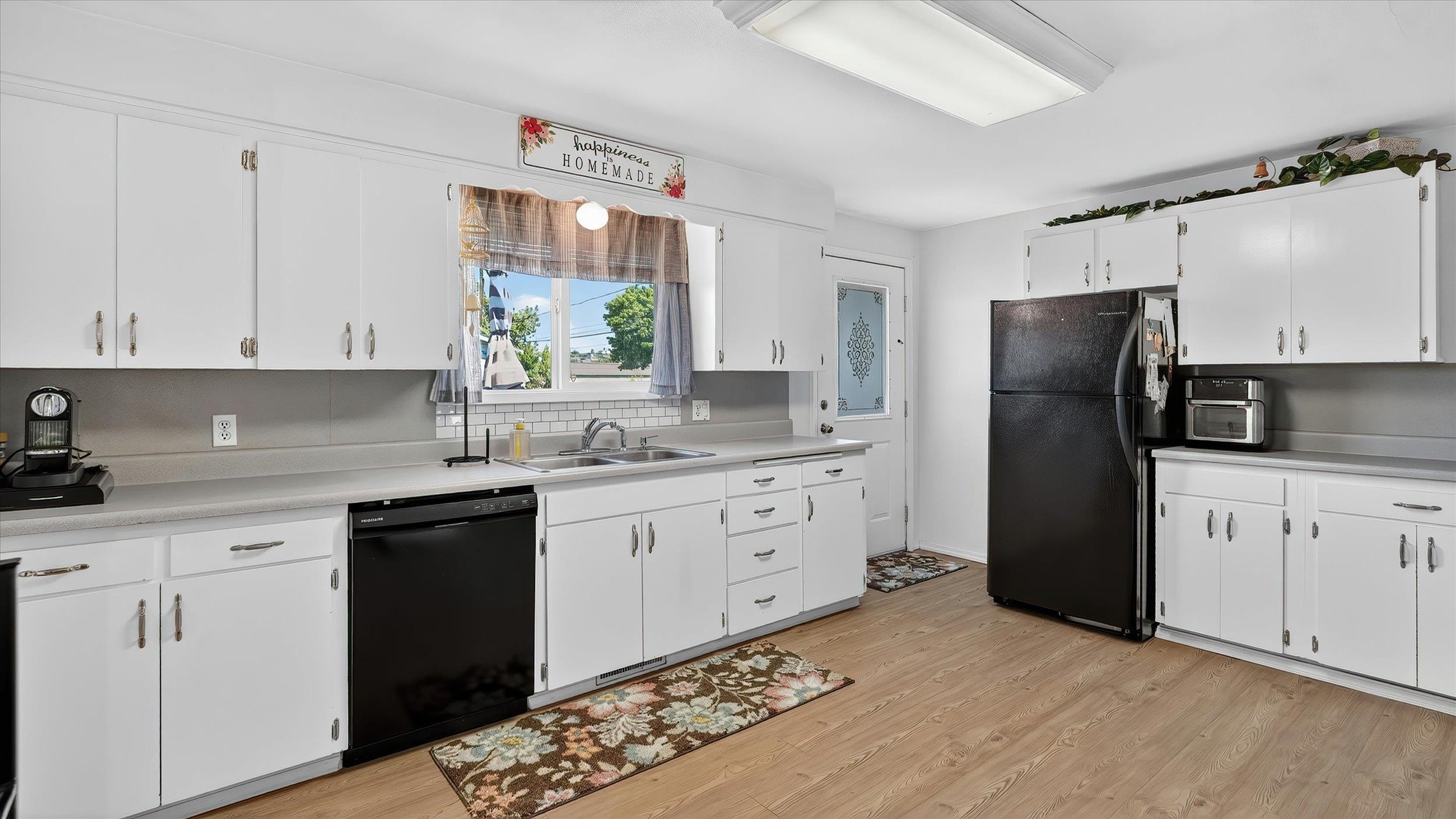 523 E Fellows St - Photo 9