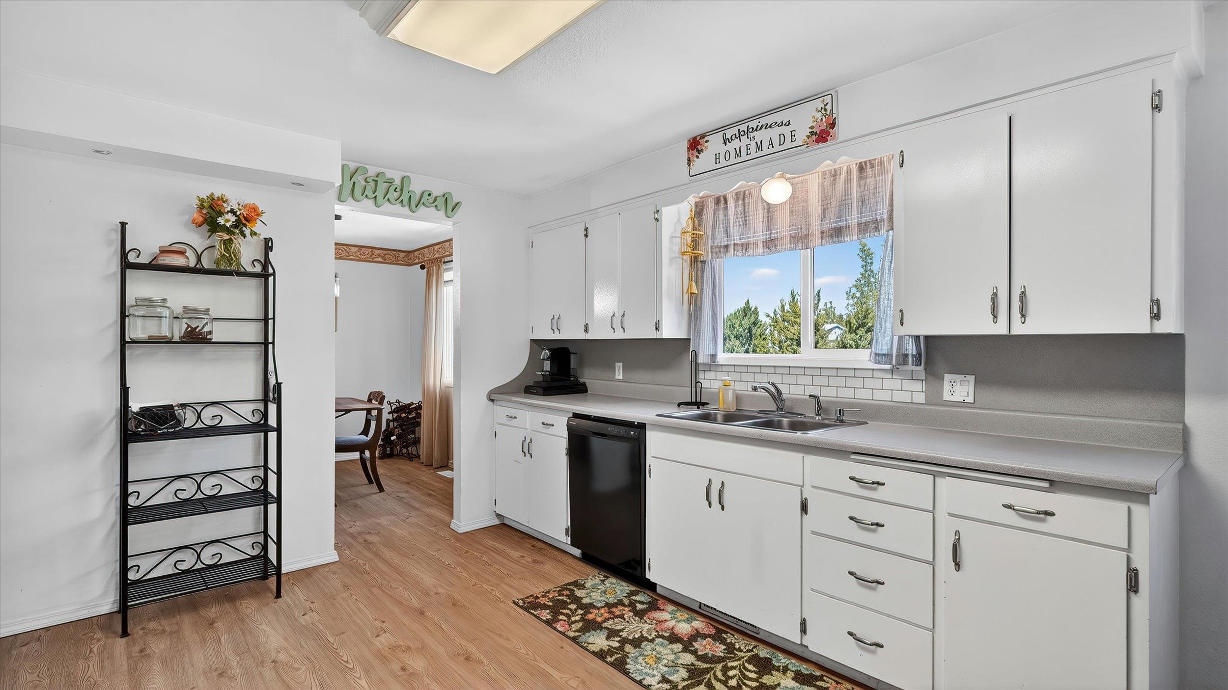 523 E Fellows St - Photo 11