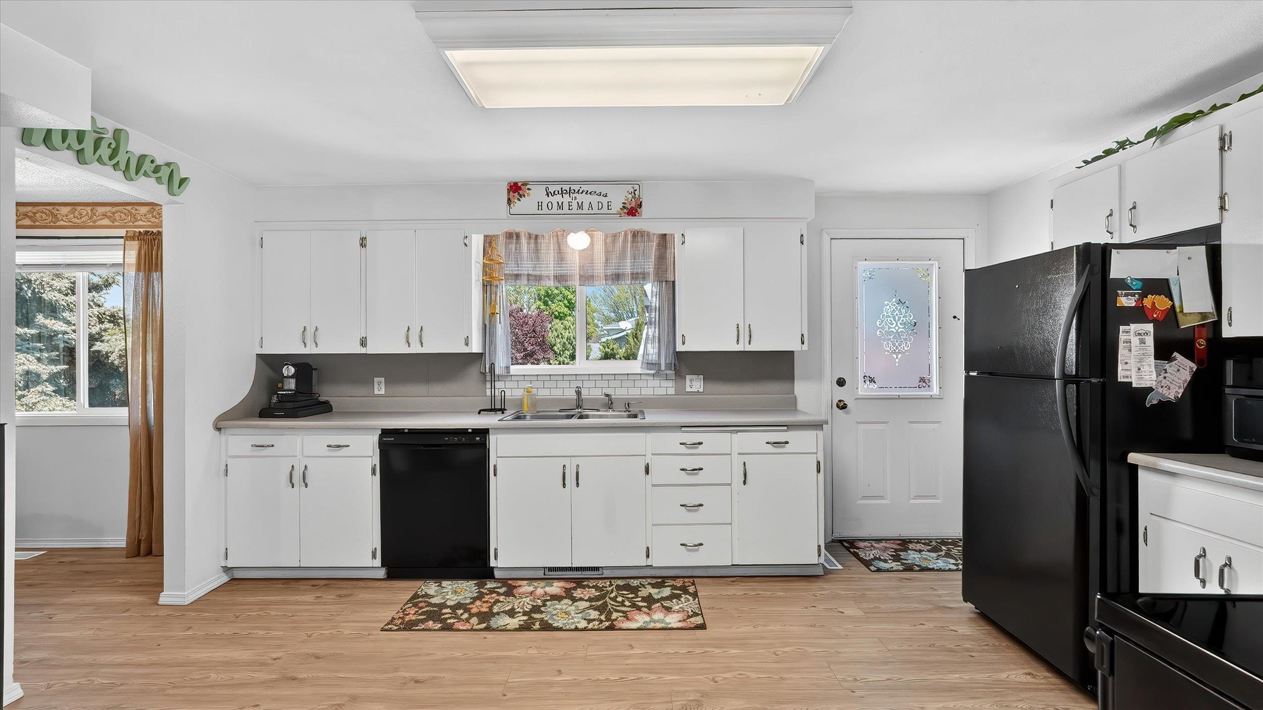 523 E Fellows St - Photo 12