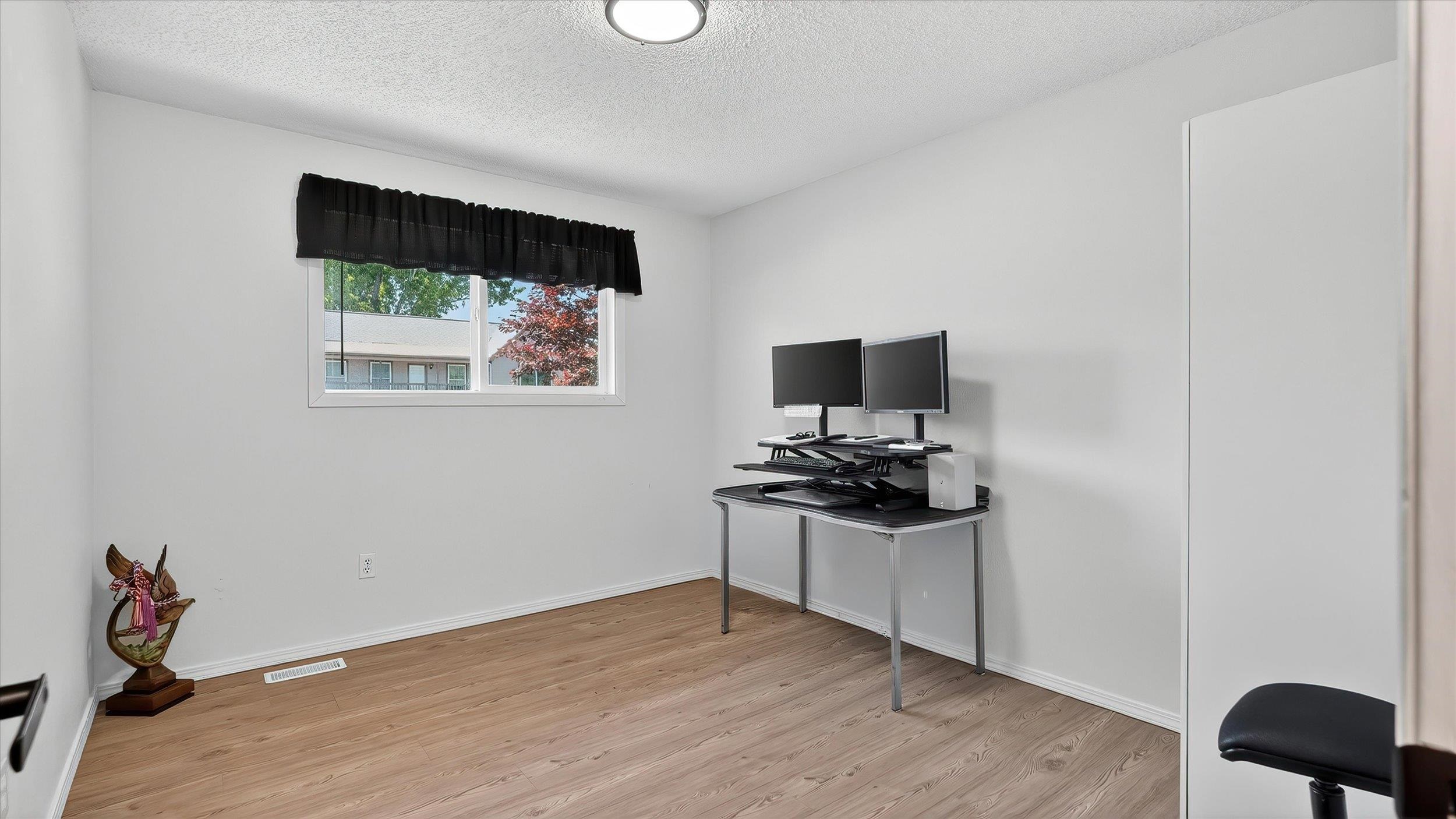 523 E Fellows St - Photo 17
