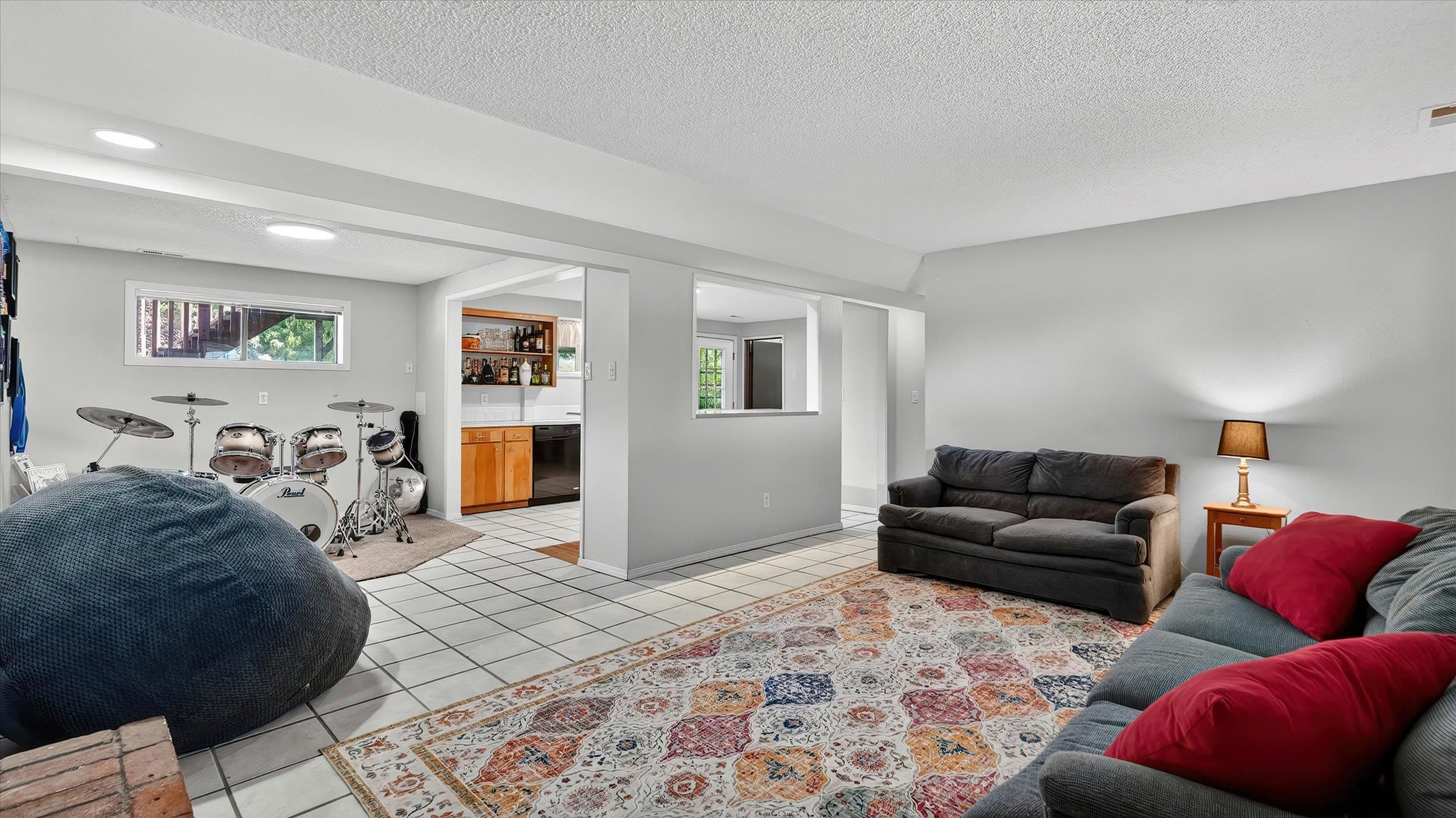 523 E Fellows St - Photo 20