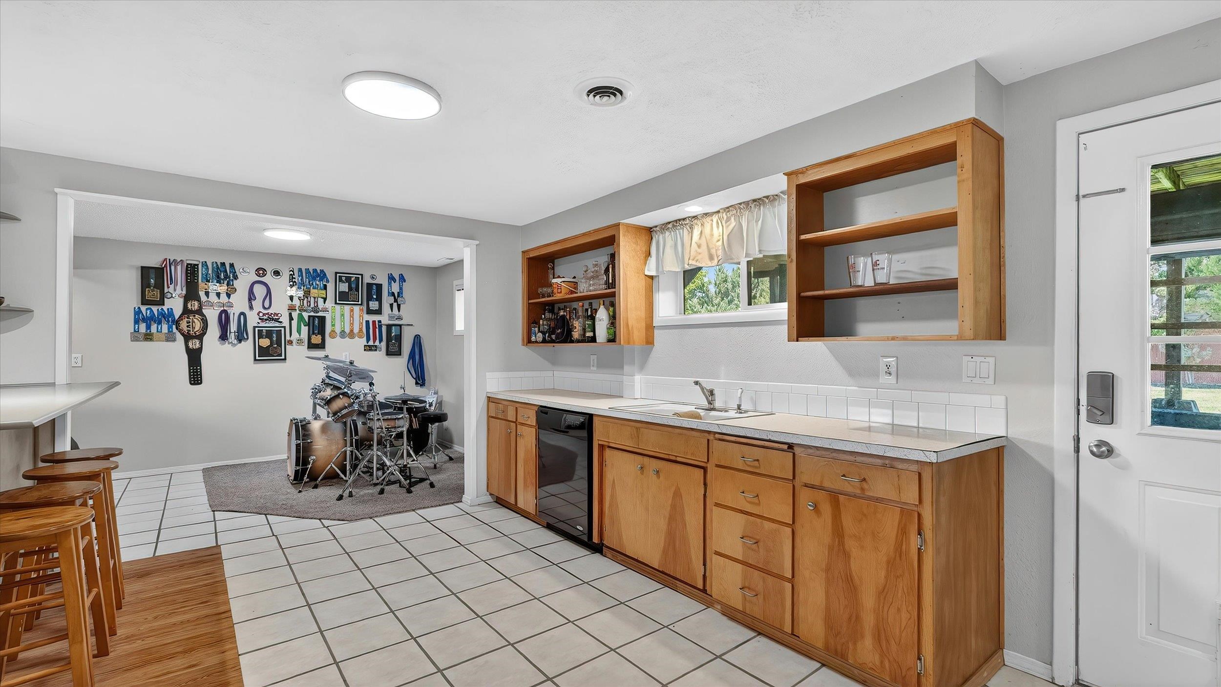 523 E Fellows St - Photo 22