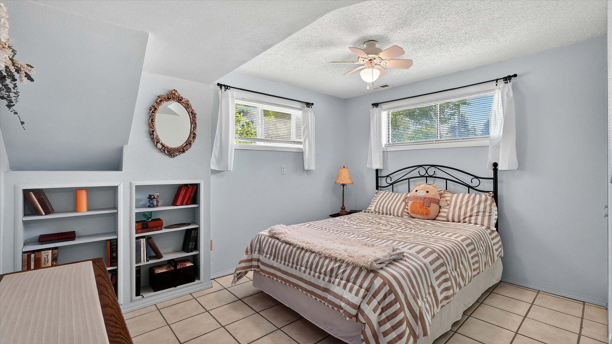 523 E Fellows St - Photo 25
