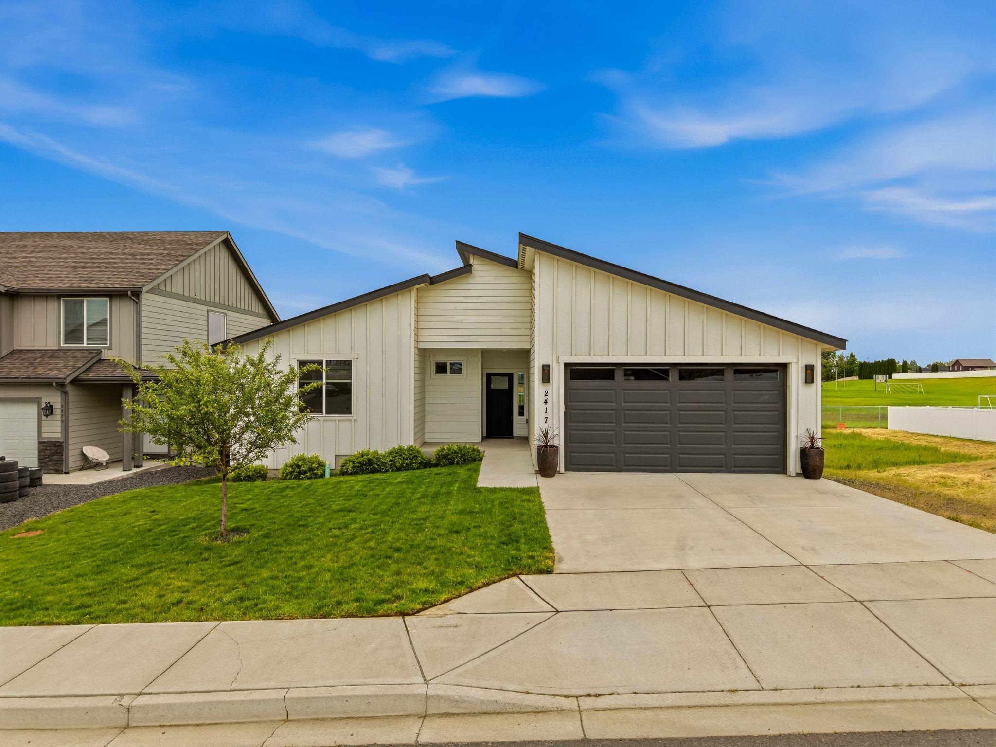2417 Sunrise Dr - Photo 1