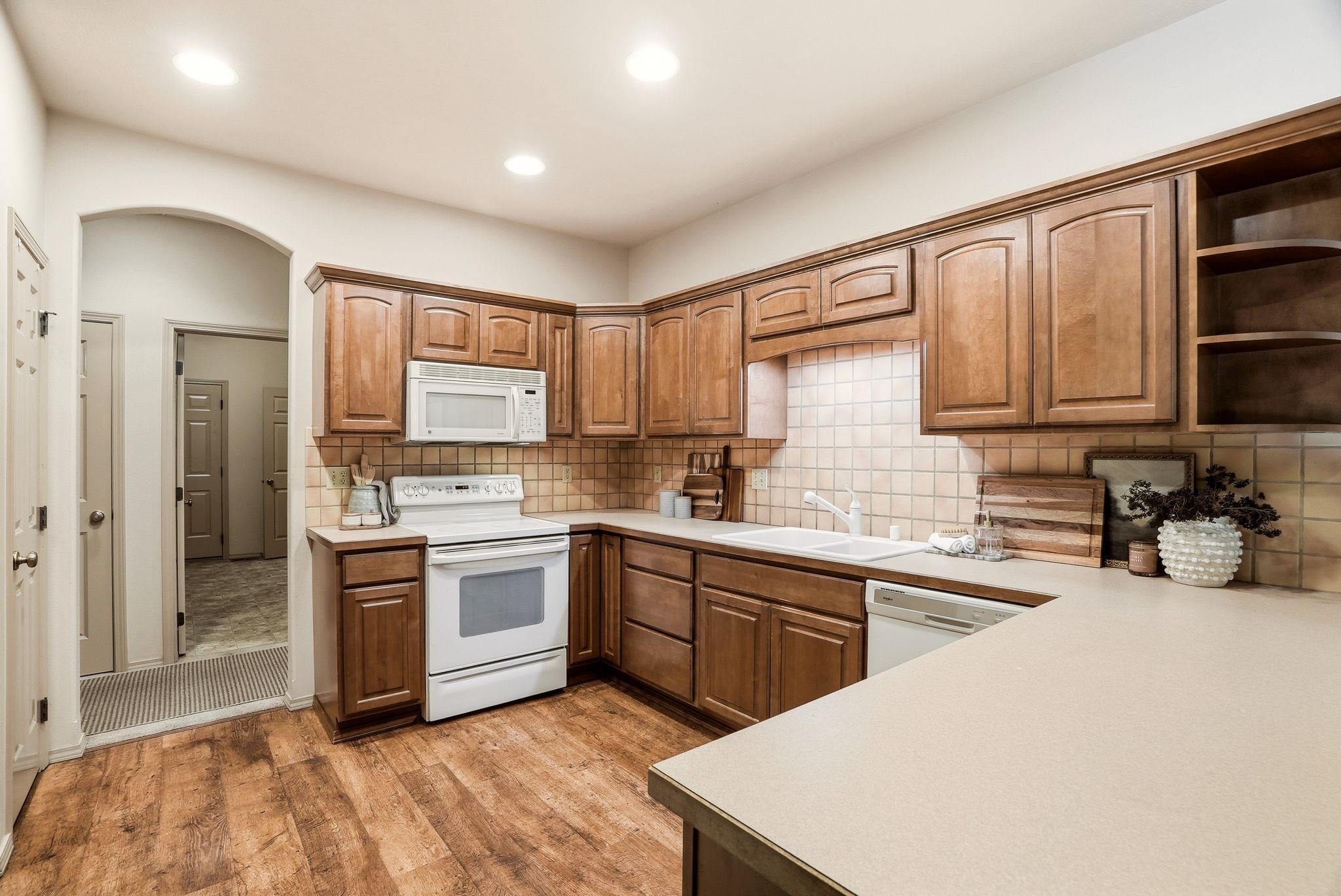 1609 E 54th Ln - Photo 17