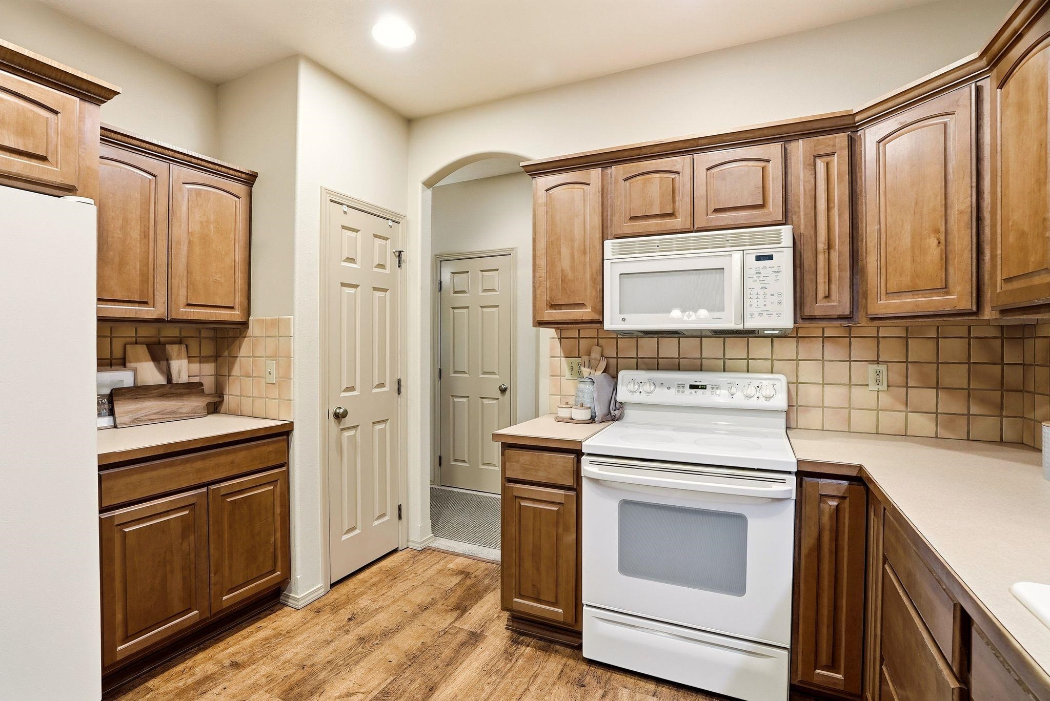 1609 E 54th Ln - Photo 18