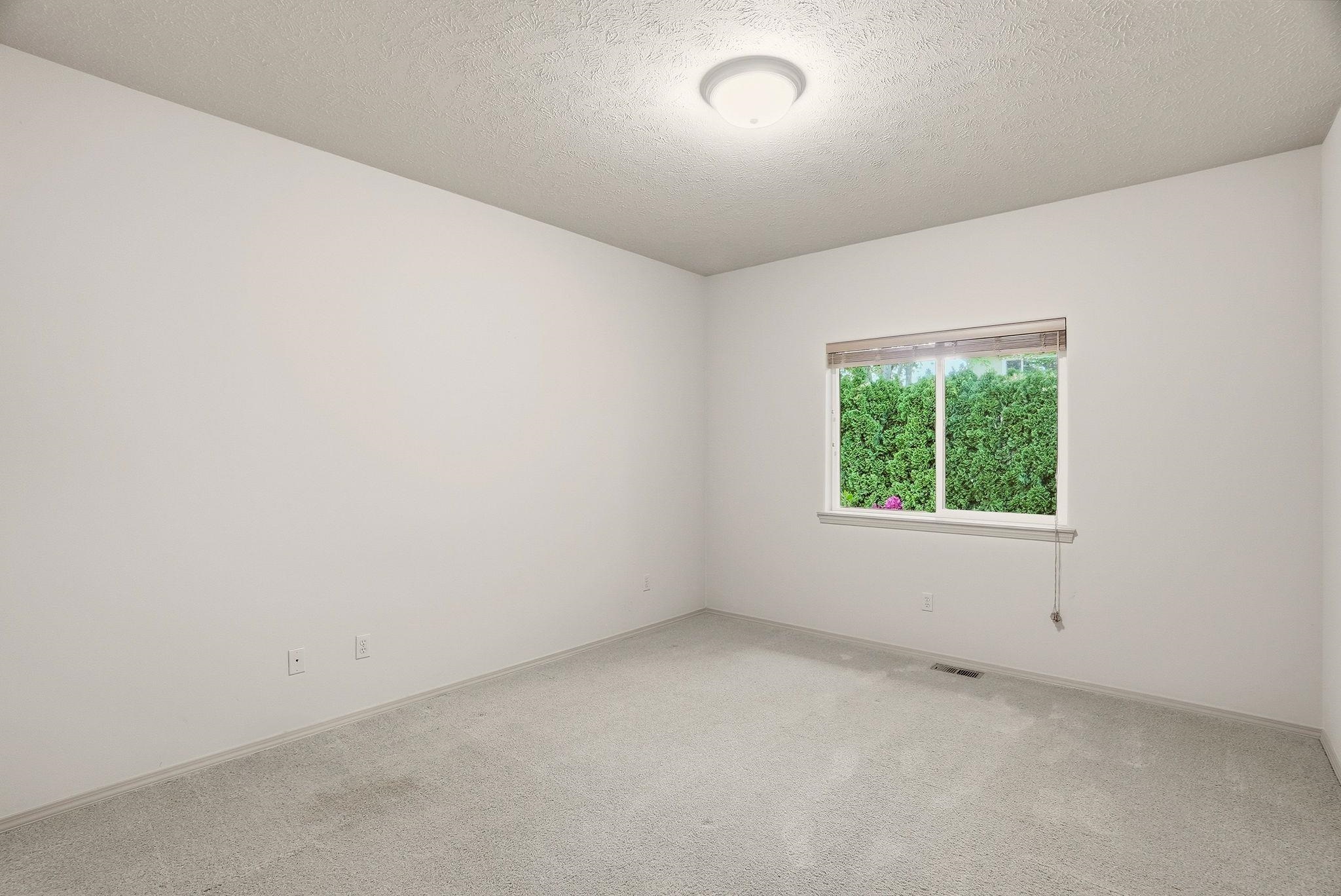 1609 E 54th Ln - Photo 29