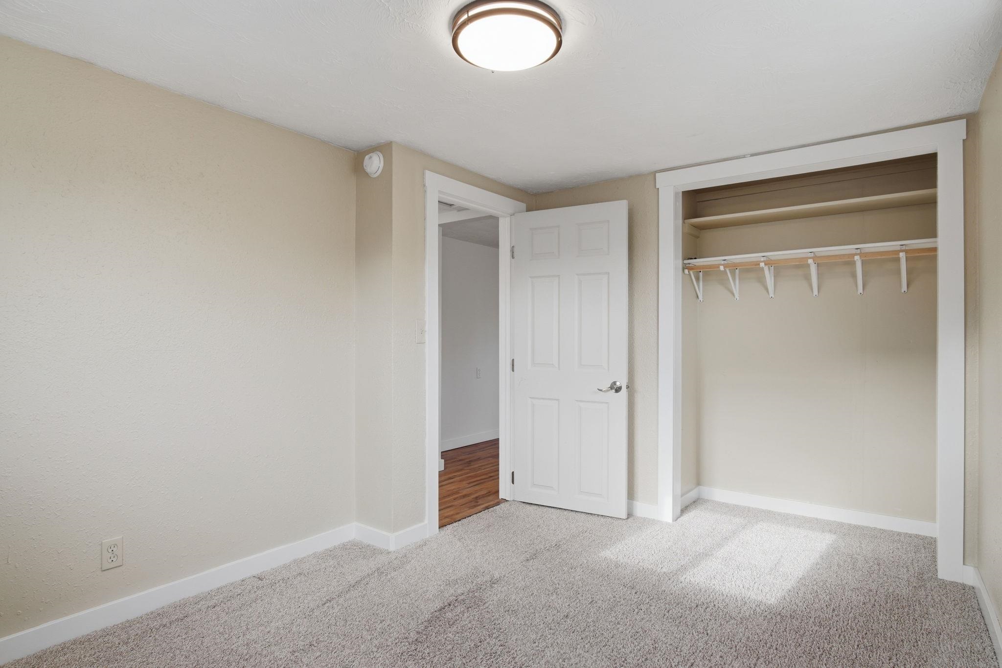 319 E Spence St - Photo 6