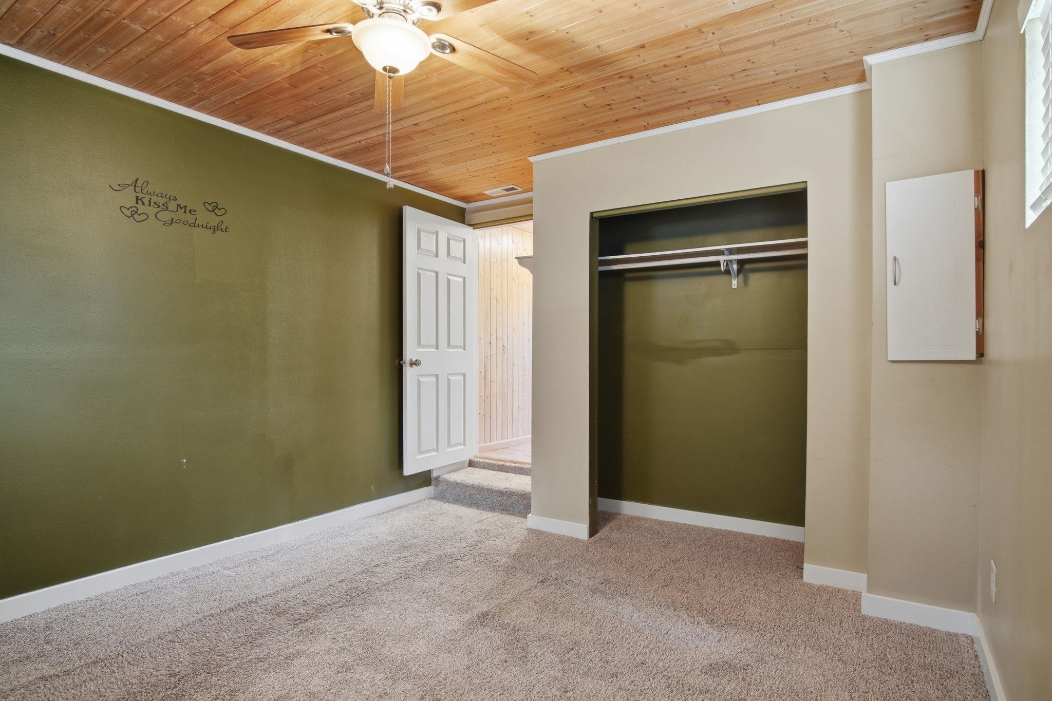 319 E Spence St - Photo 15
