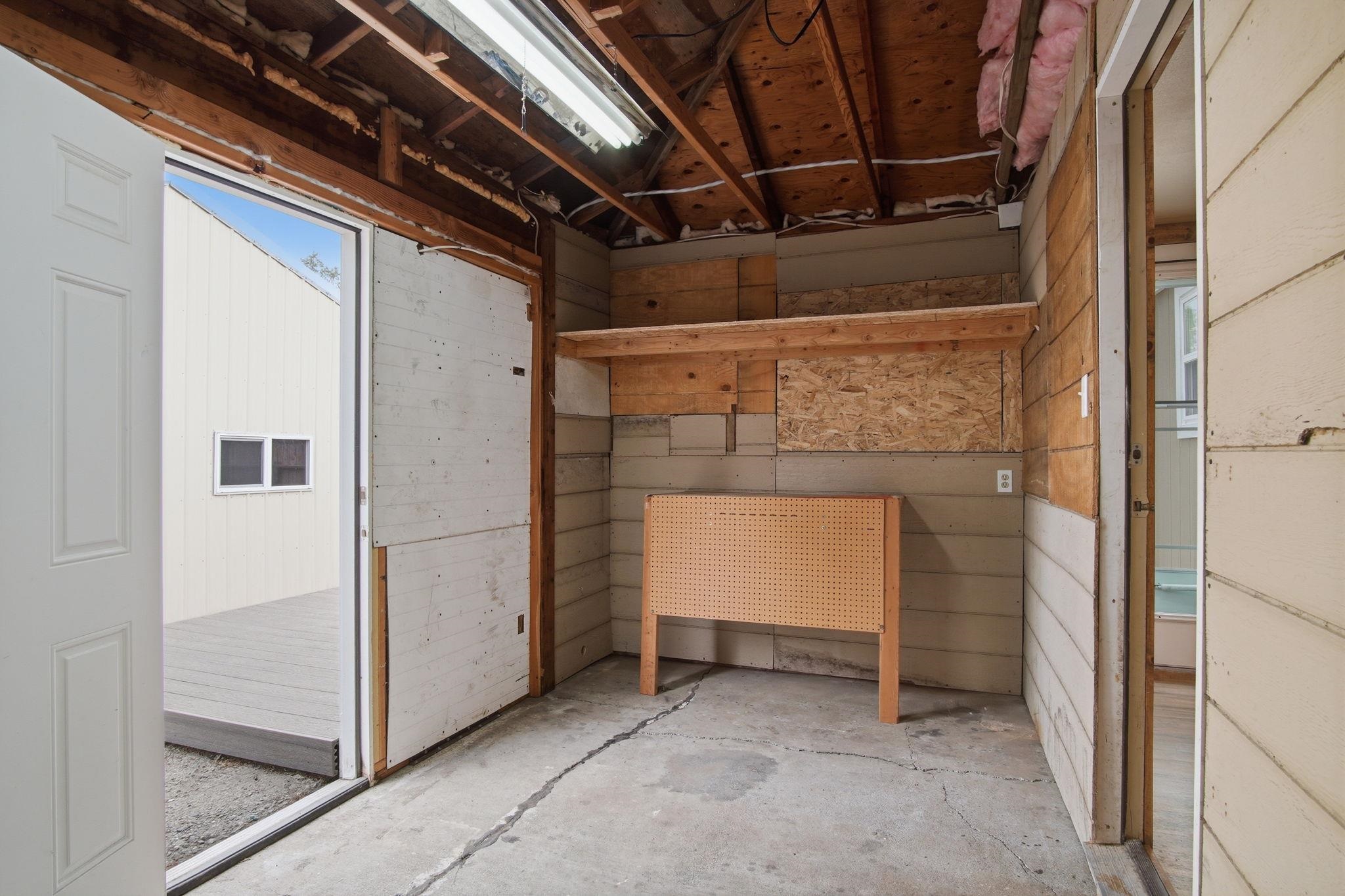 319 E Spence St - Photo 23