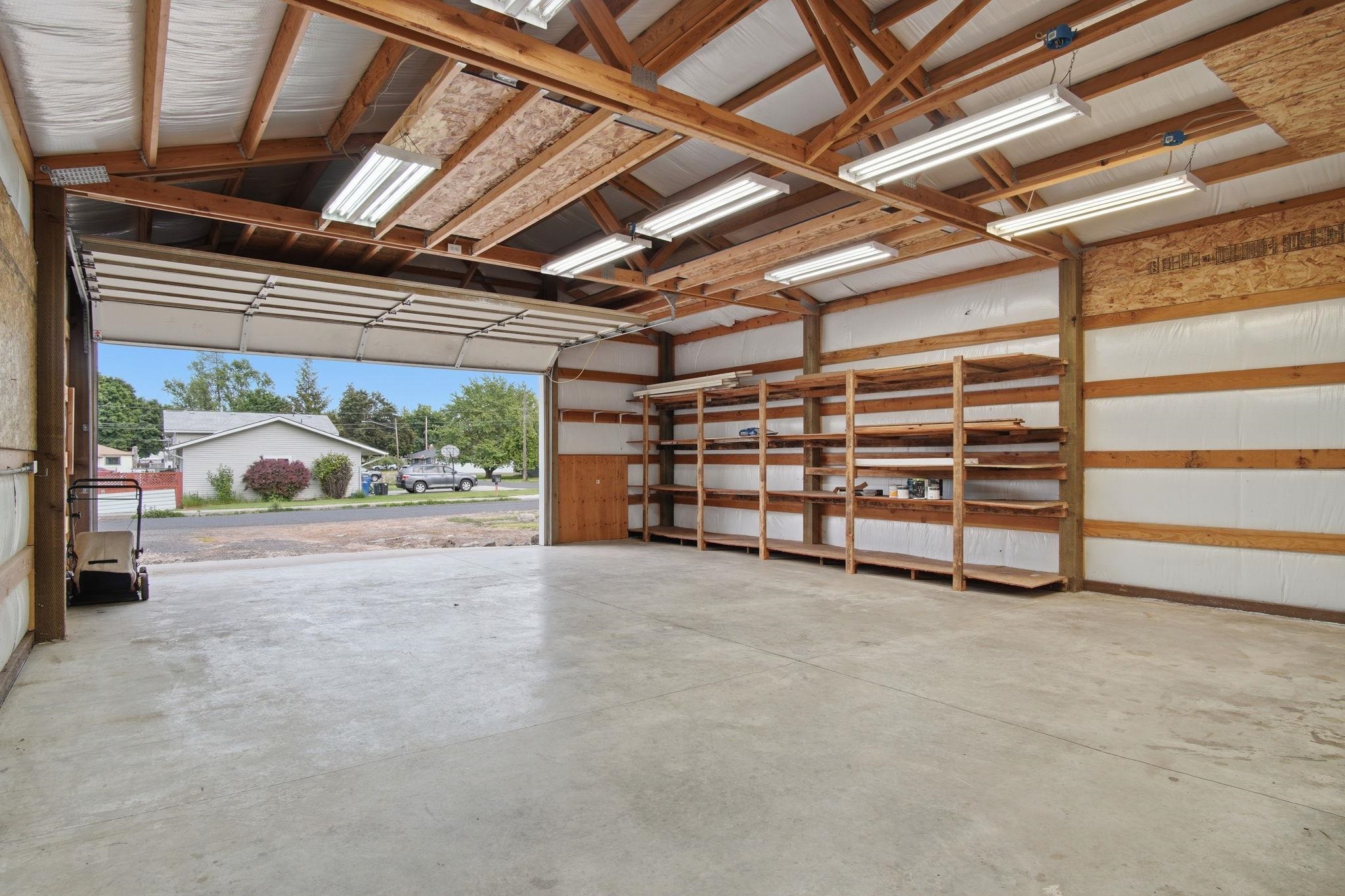 319 E Spence St - Photo 24