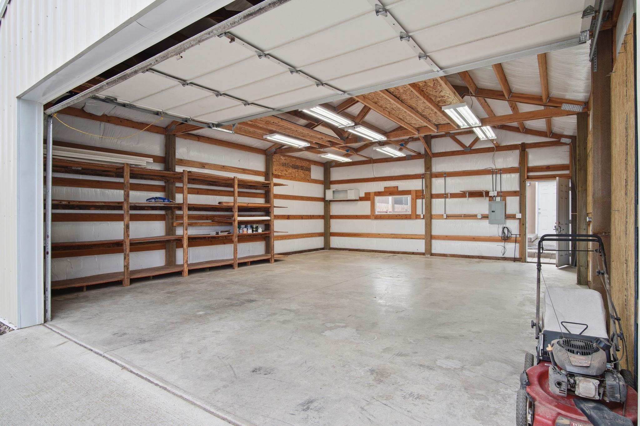 319 E Spence St - Photo 25