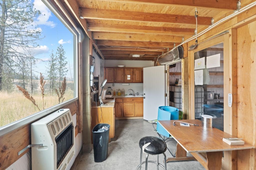 31725 N Hawk Creek Rd - Photo 19
