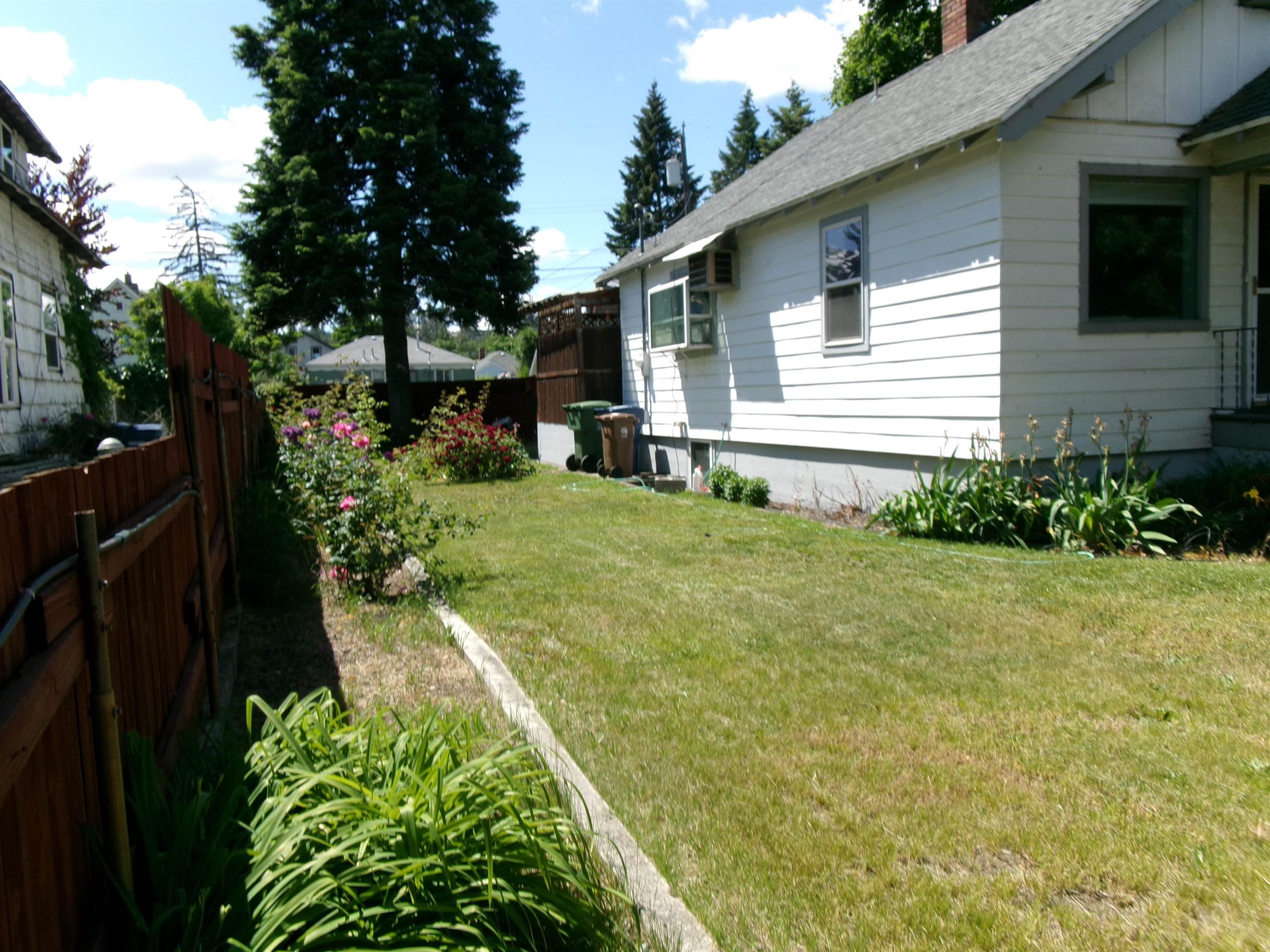 1520 E 1st Ave - Photo 2