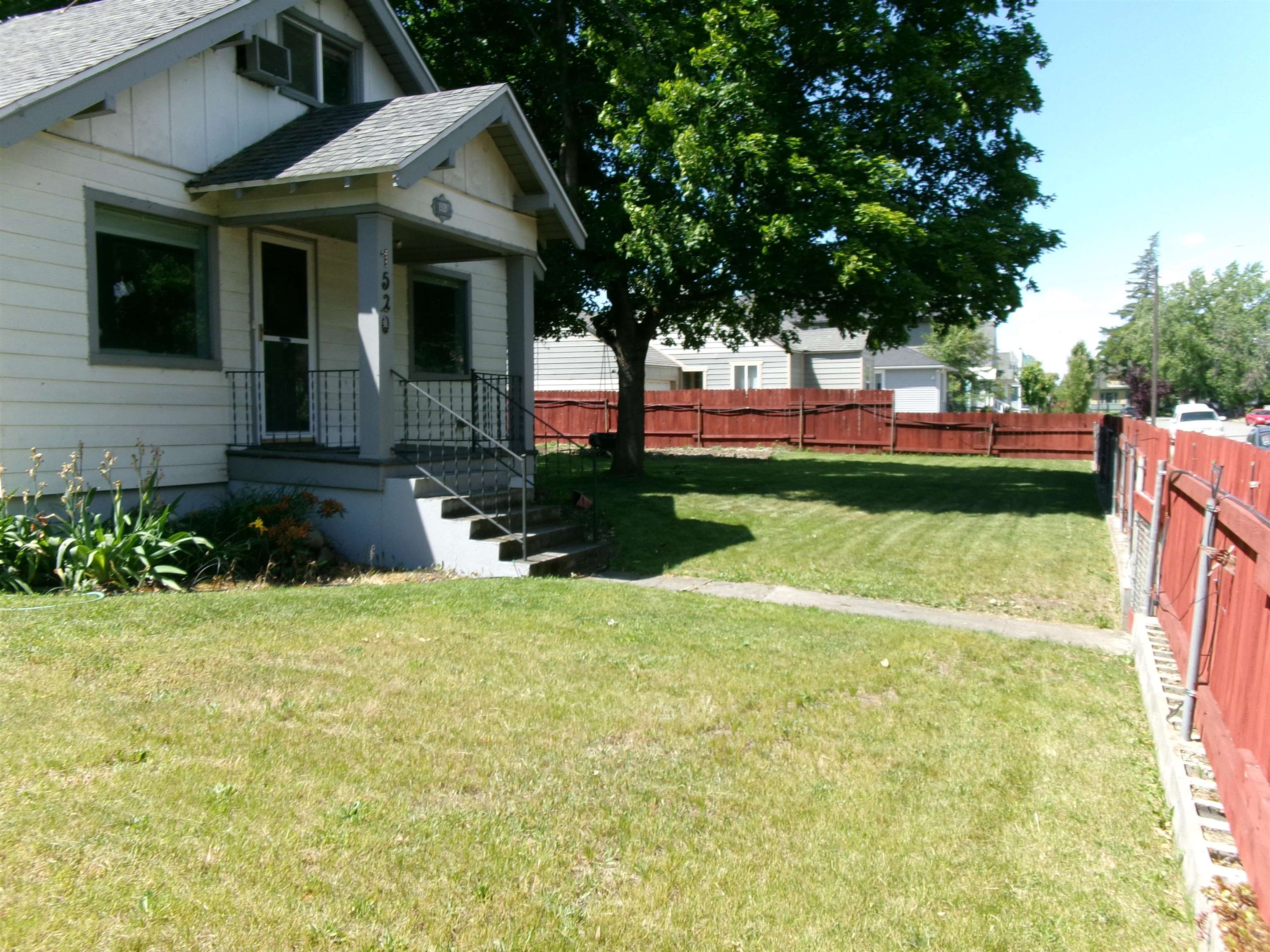 1520 E 1st Ave - Photo 3